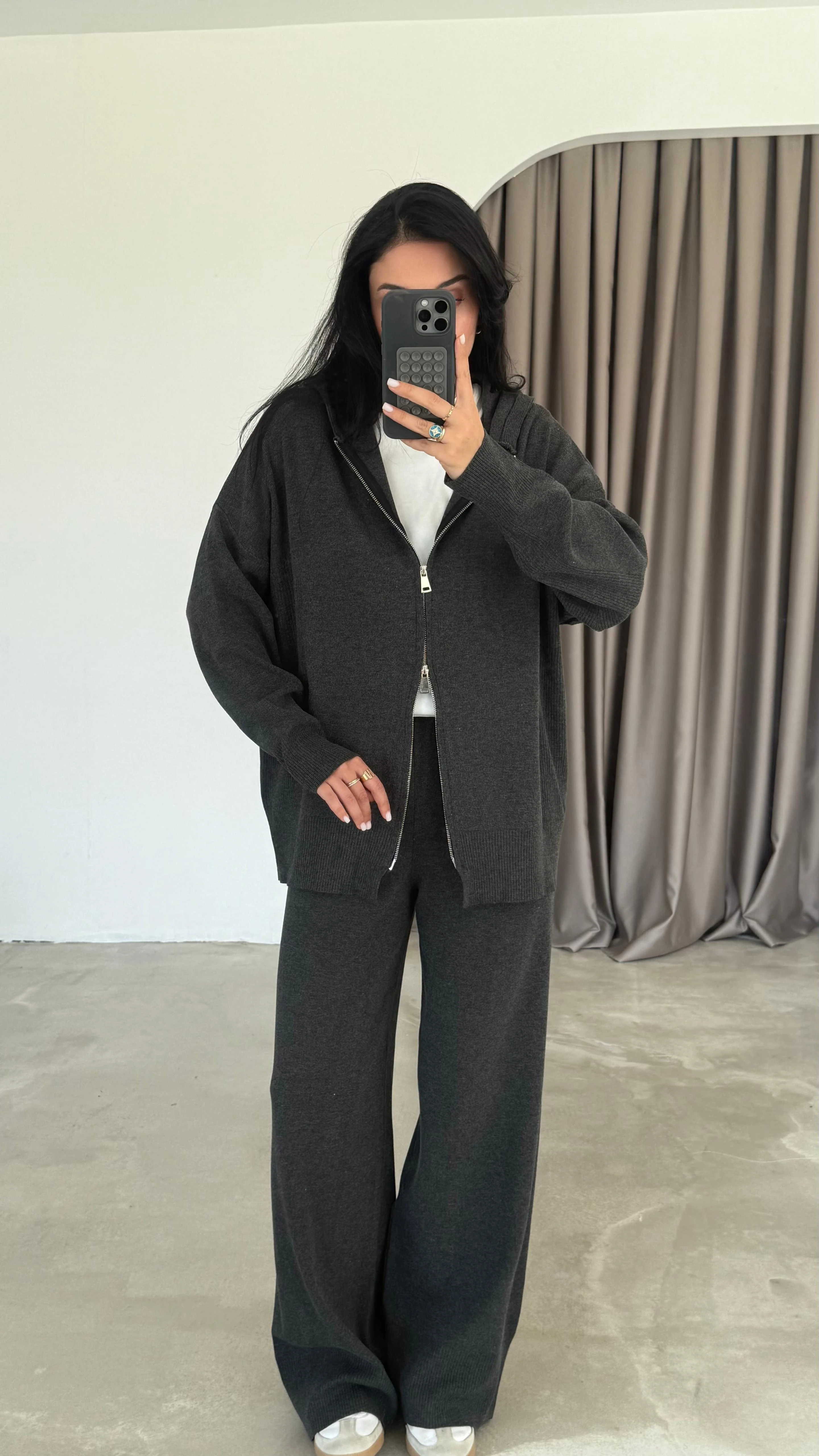 Kapüşonlu Triko Takım