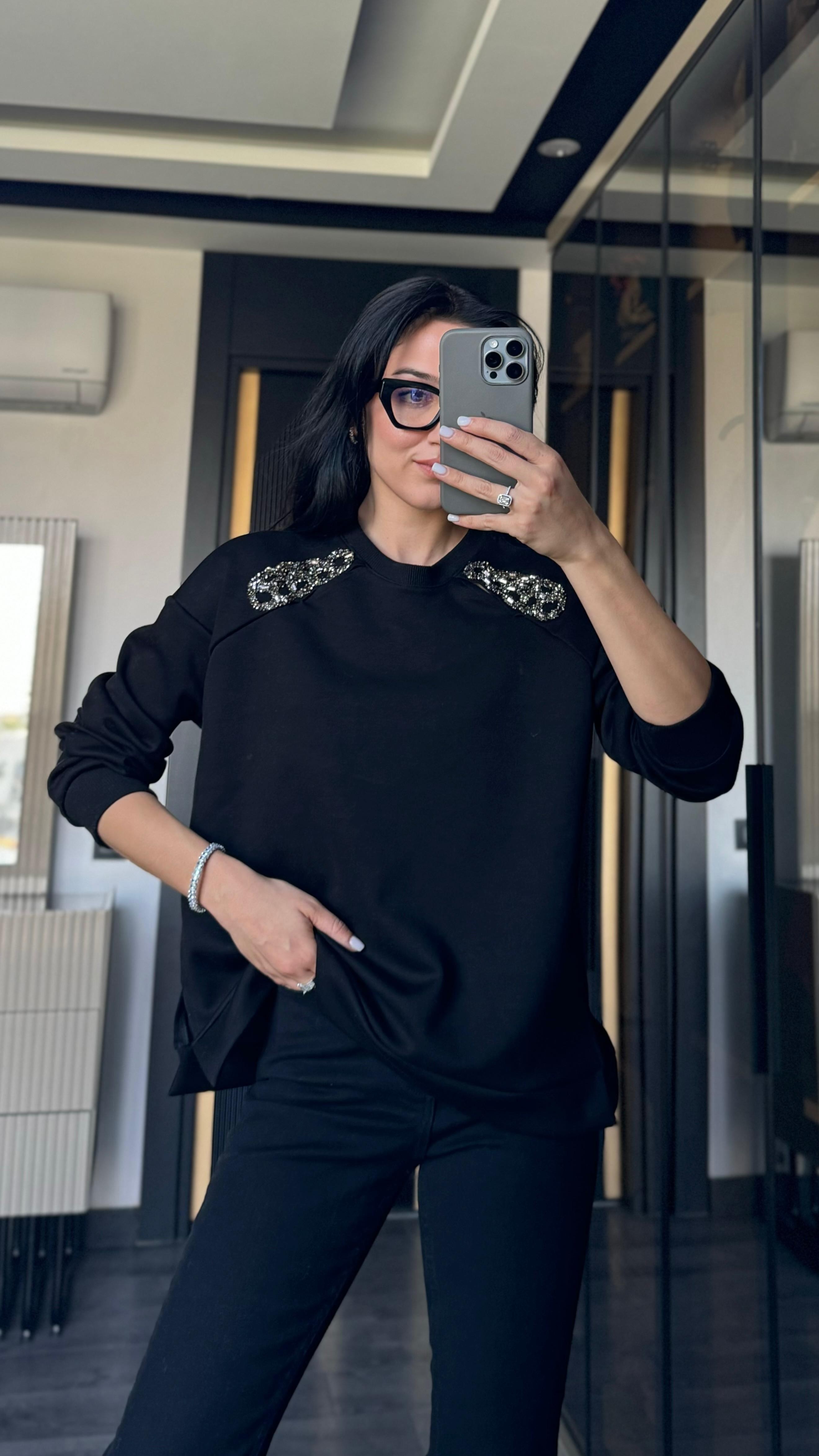 Omuz Detaylı Sweat  