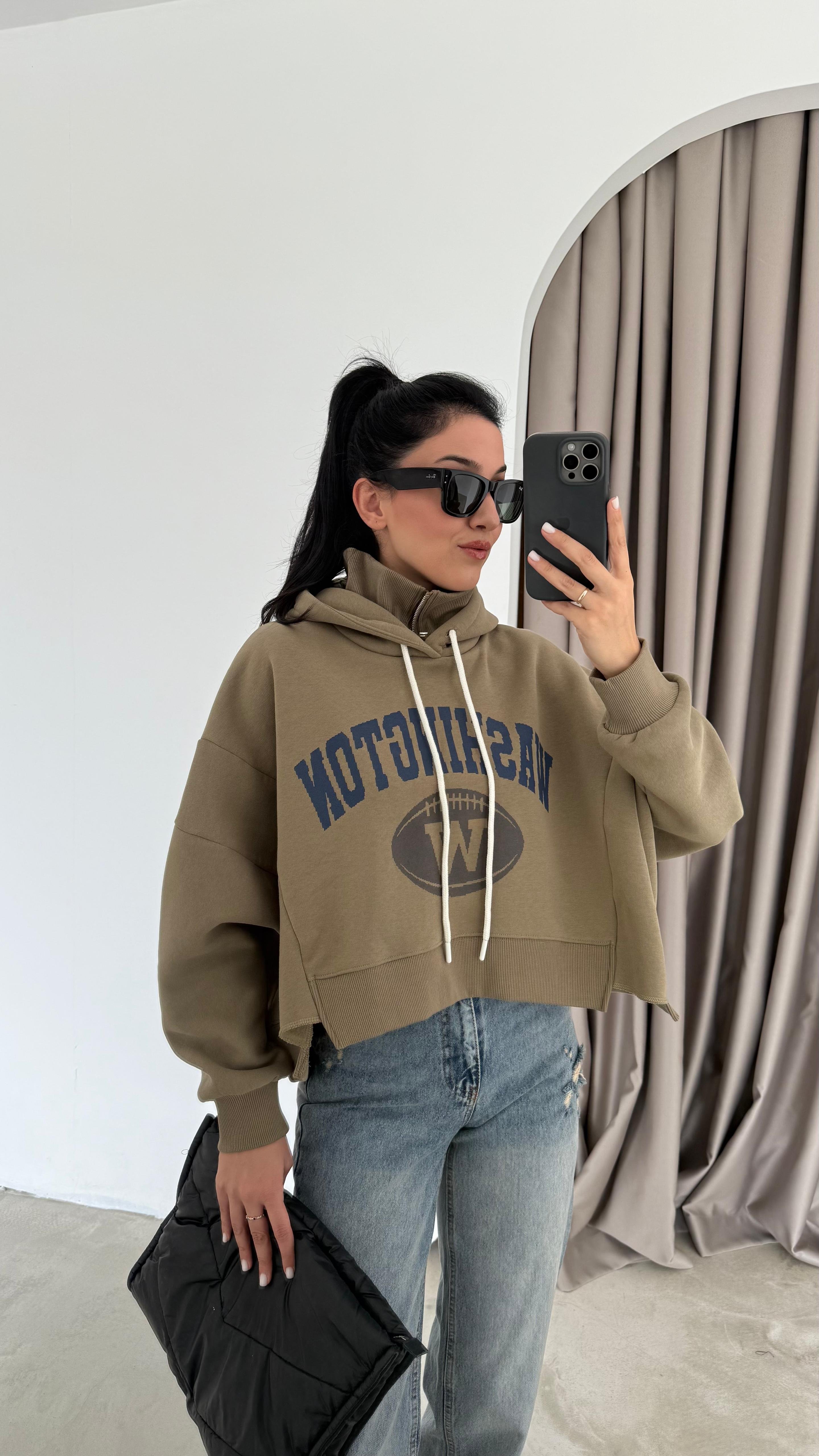 Dik Yaka Detaylı Önü Baskılı Kapüşonlu Sweatshirt (VNT00814)