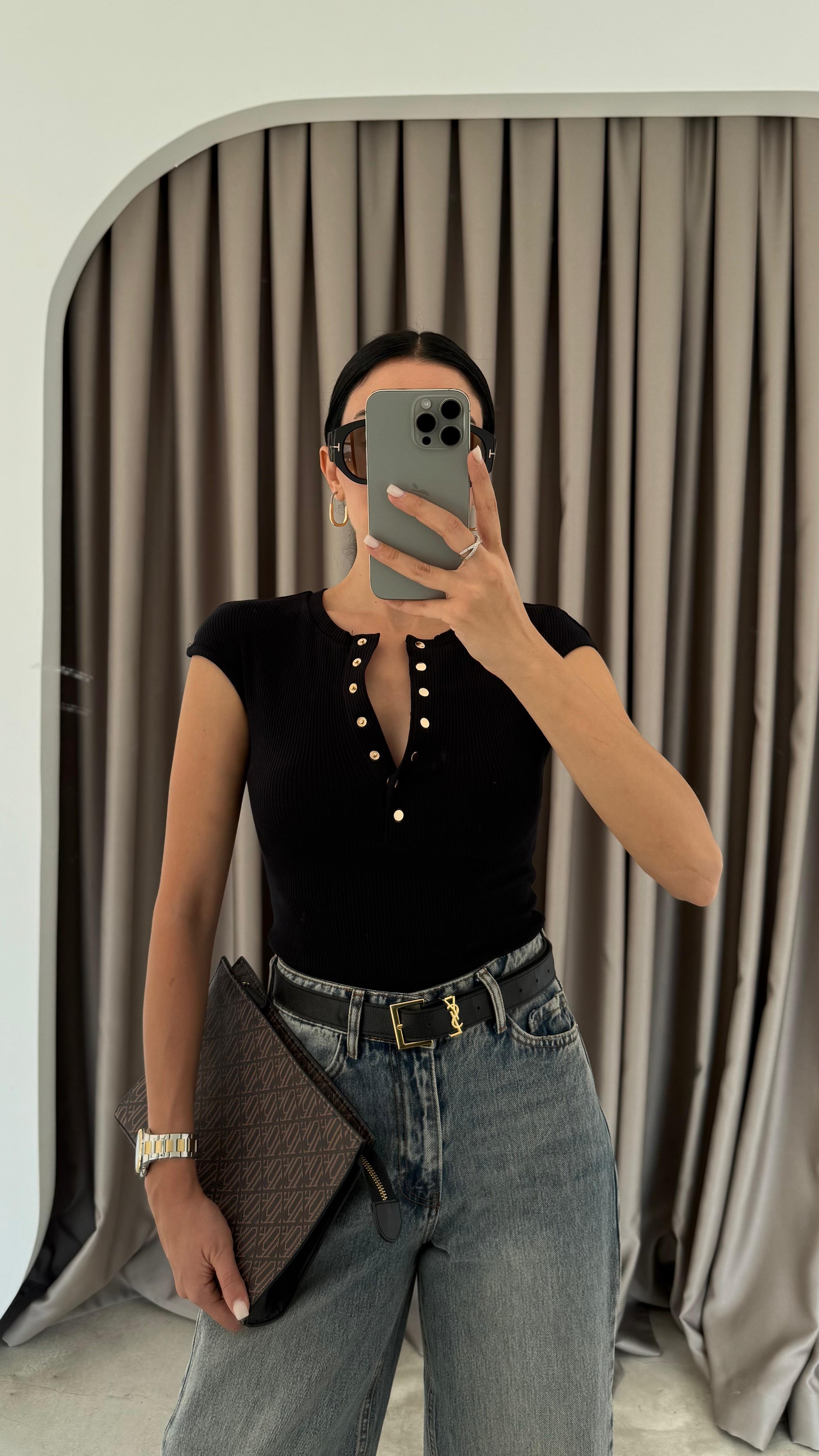 Düğme Detaylı Kısa Kollu Top (VNT31887)