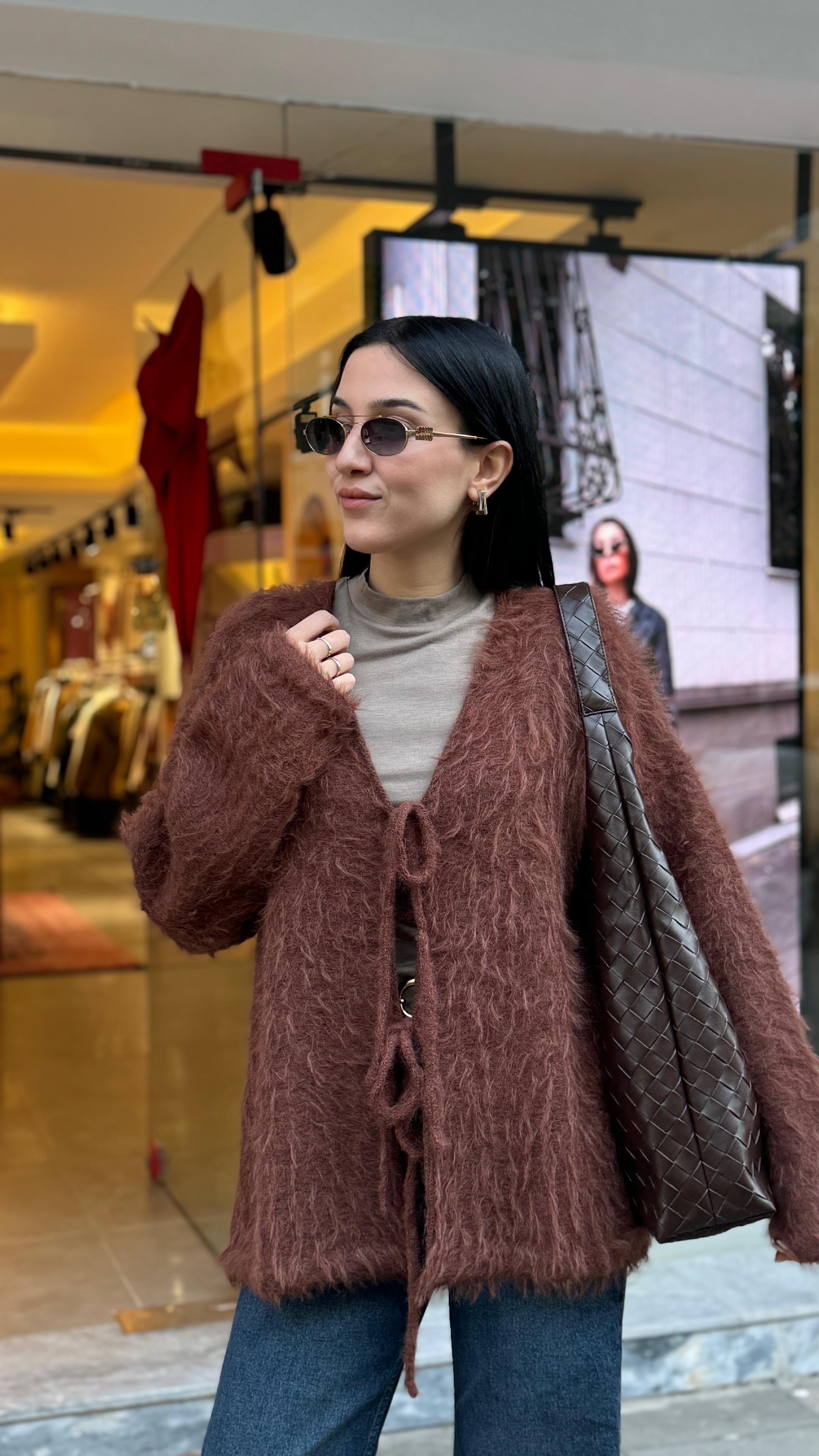 Yumuşak Dokulu Kahverengi Hırka