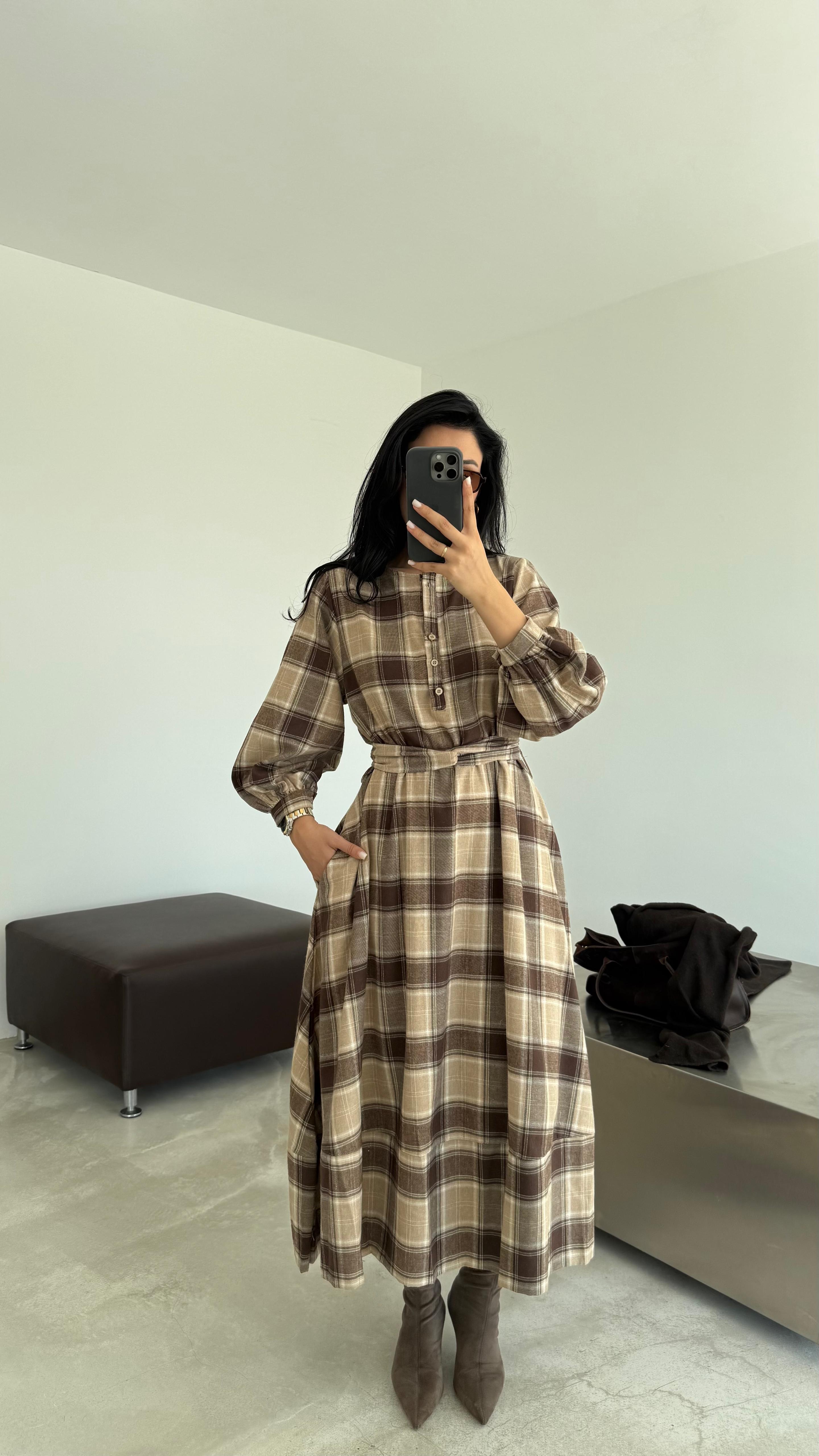 Ekose Desenli Kuşaklı Midi Elbise