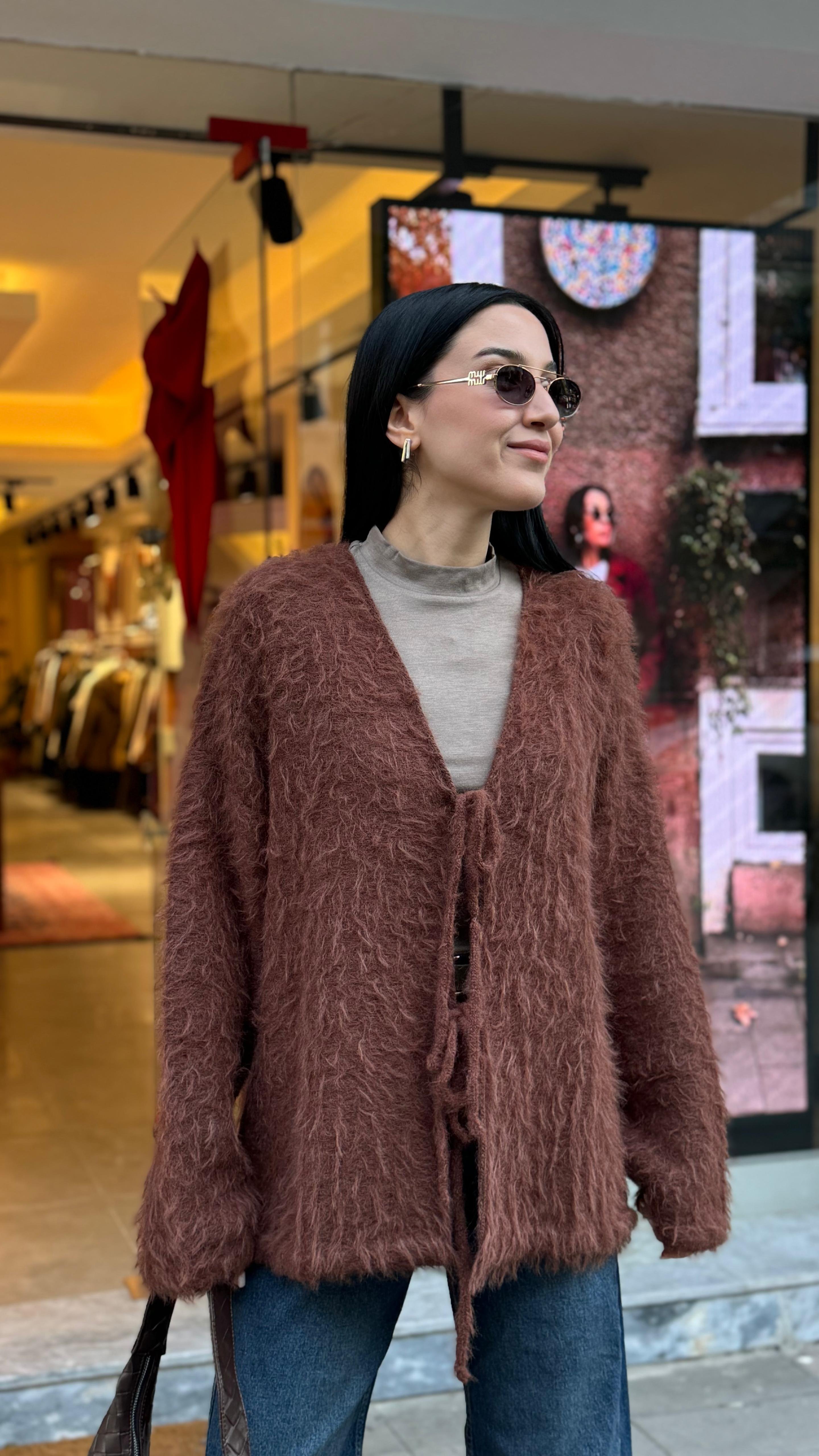 Yumuşak Dokulu Kahverengi Hırka
