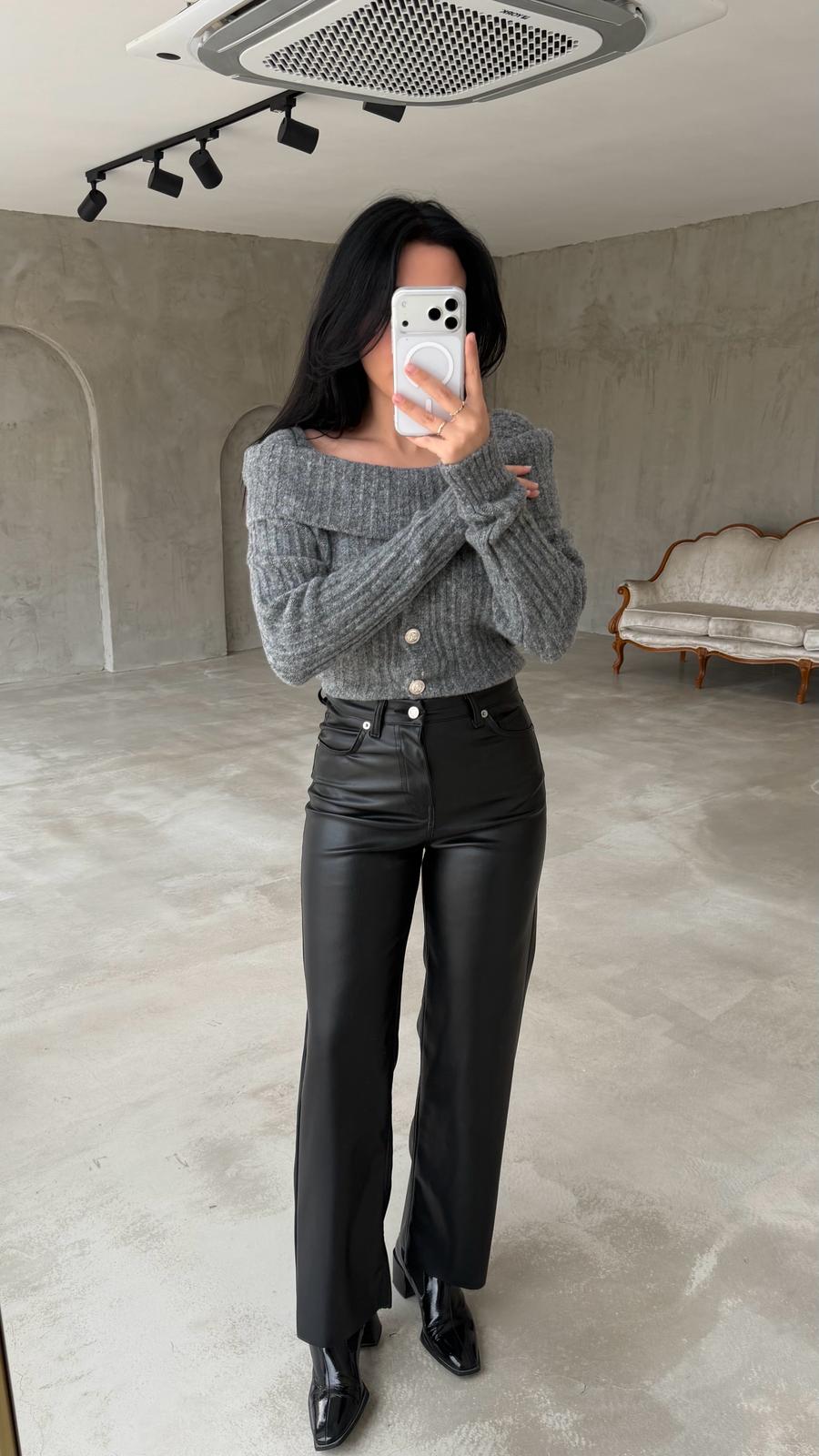 Paçası Kesik Deri Pantolon