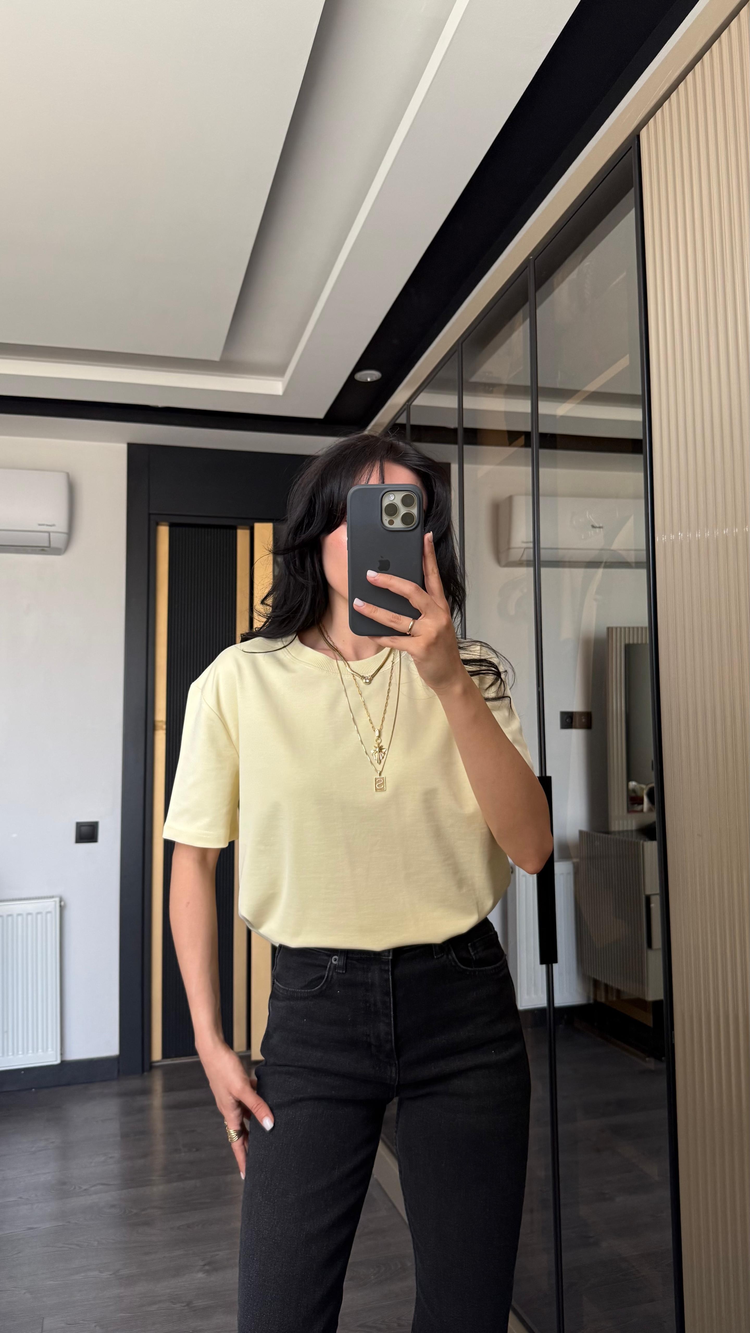Dekoratif Yaka Bisiklet Yaka Tshirt