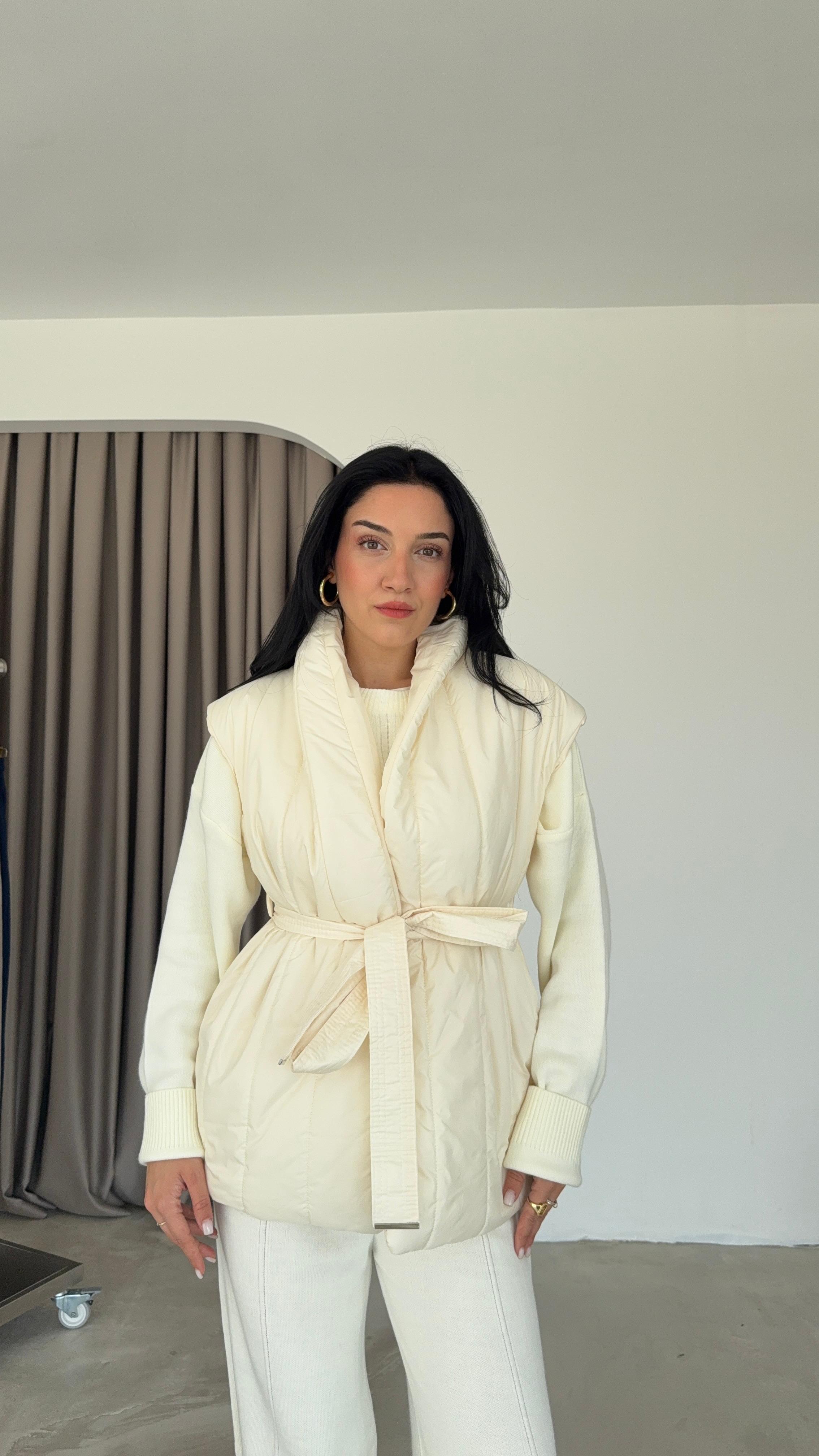 Arkası Triko Detaylı Kuşaklı Yelek (VNT42)