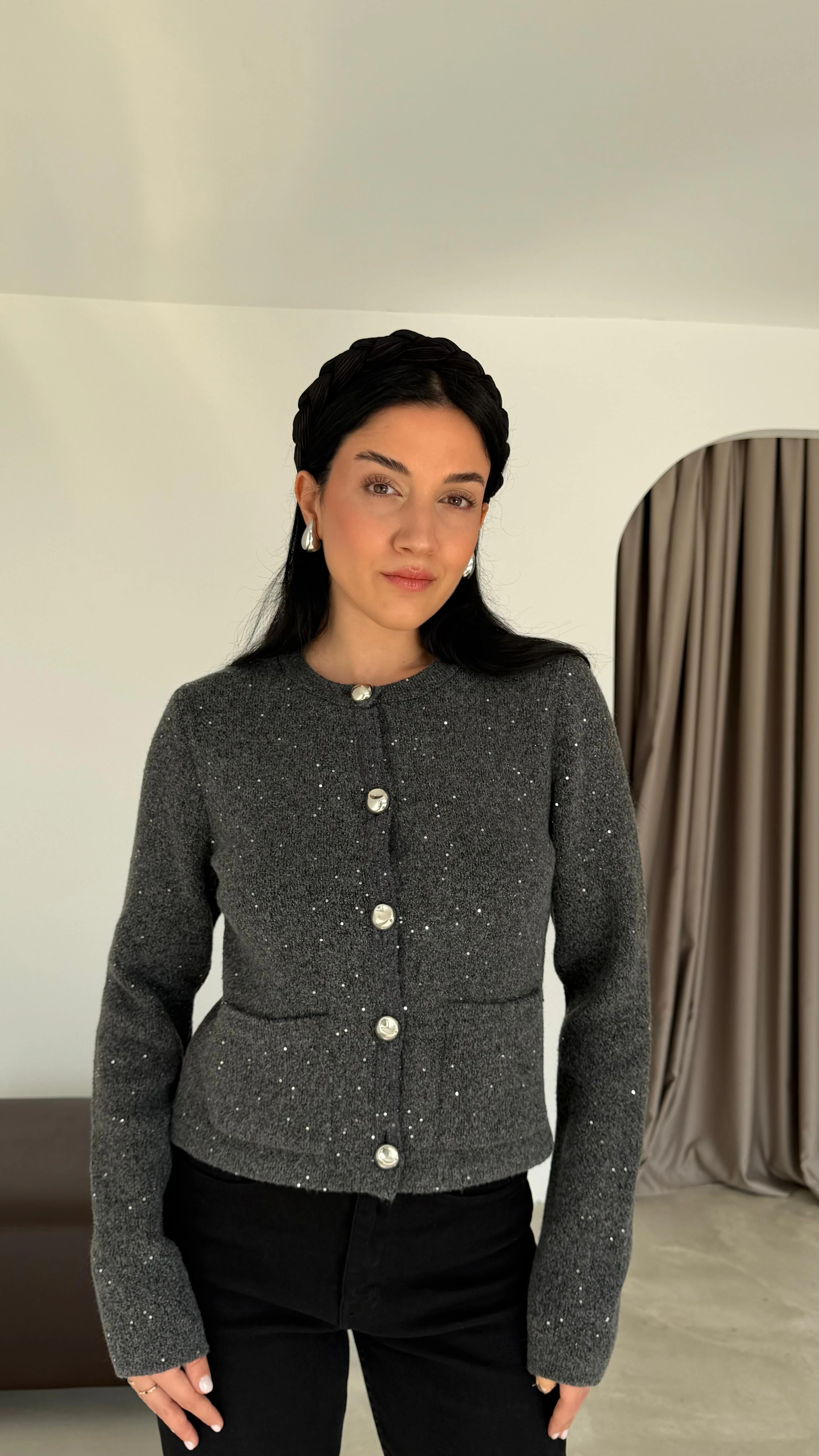 Bisiklet Yaka Pullu Simli  Triko Hırka - Füme