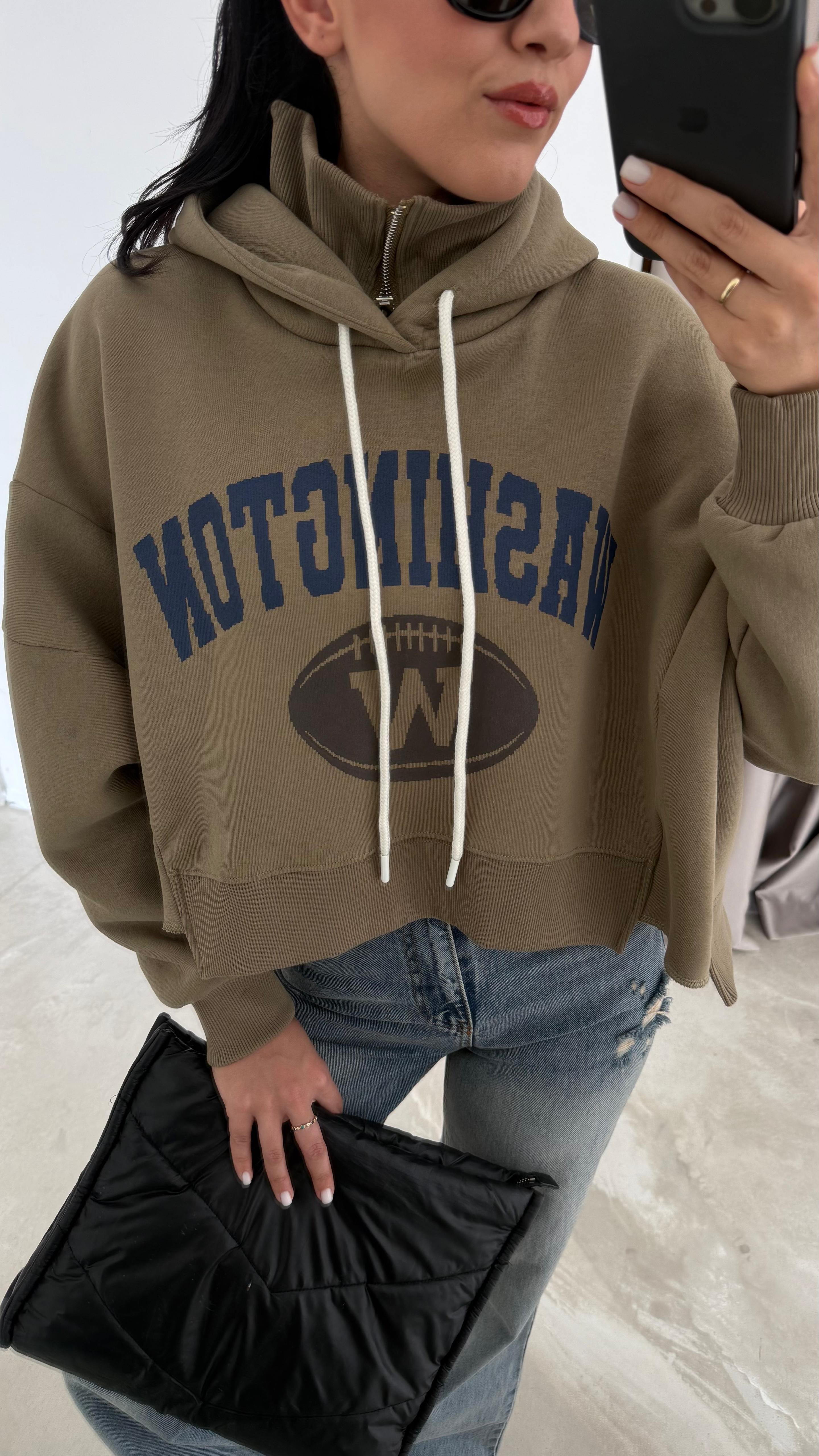 Dik Yaka Detaylı Önü Baskılı Kapüşonlu Sweatshirt (VNT00814)