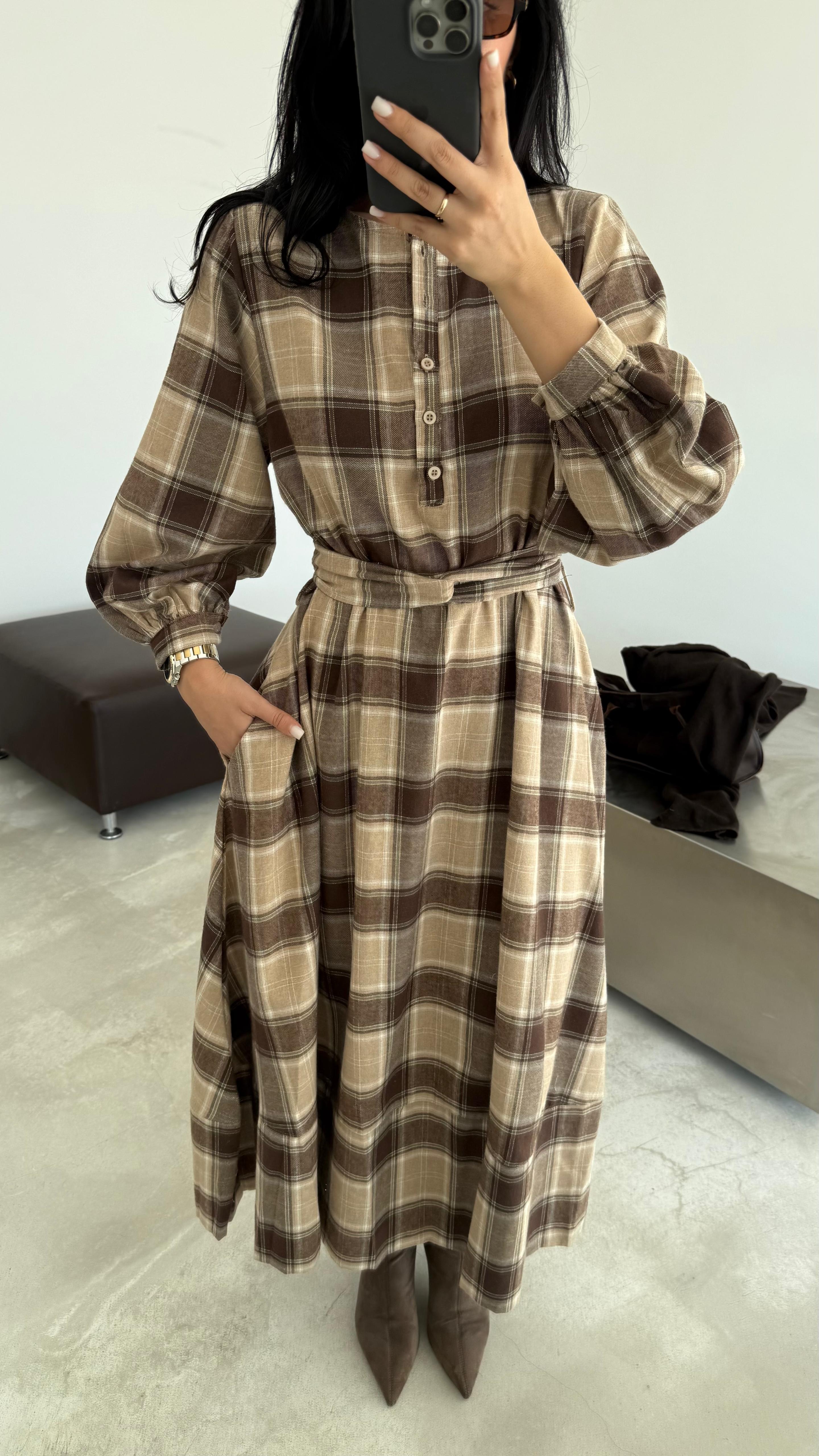 Ekose Desenli Kuşaklı Midi Elbise