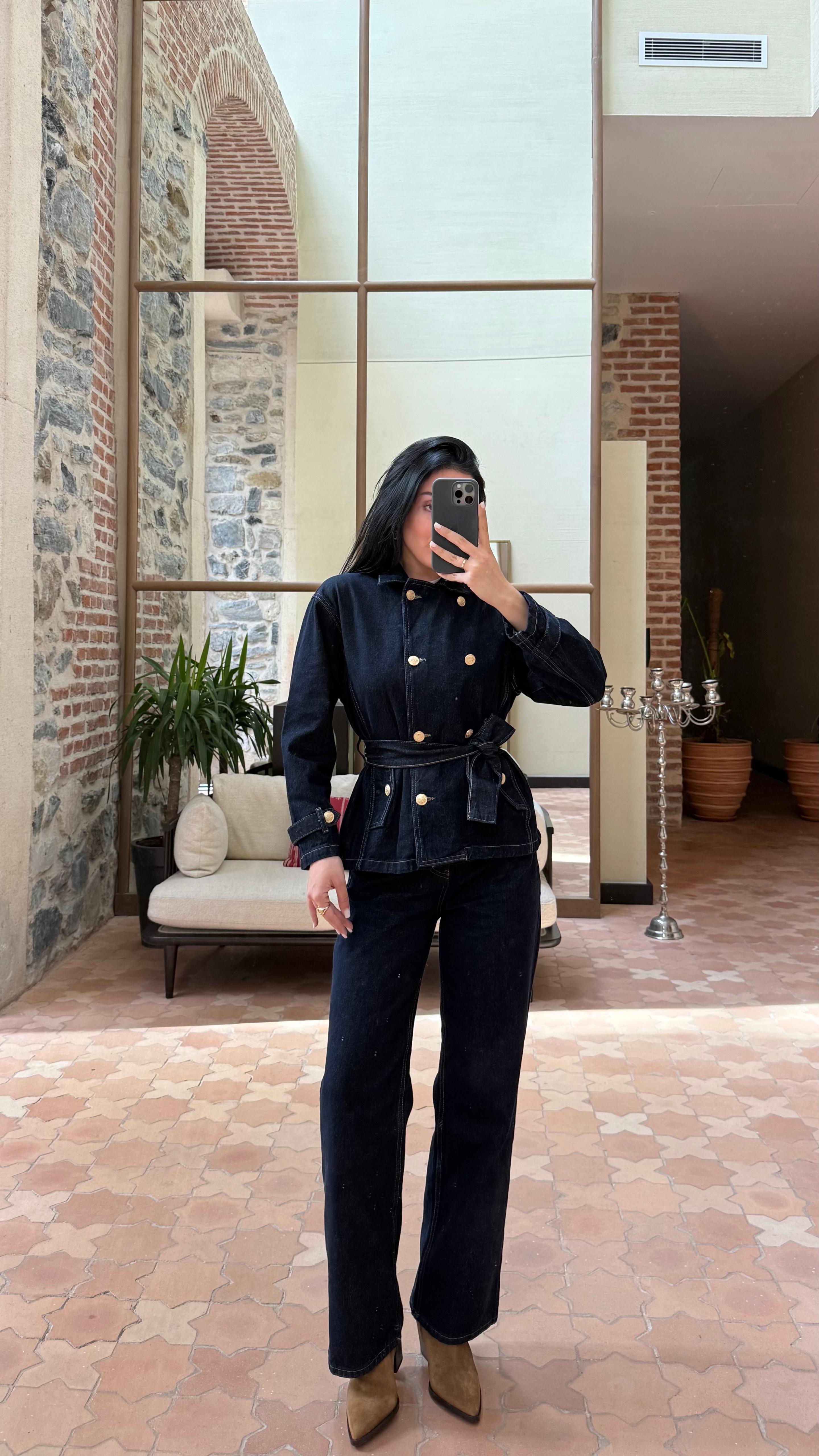 Gold Düğme Detaylı Kuşaklı Takım