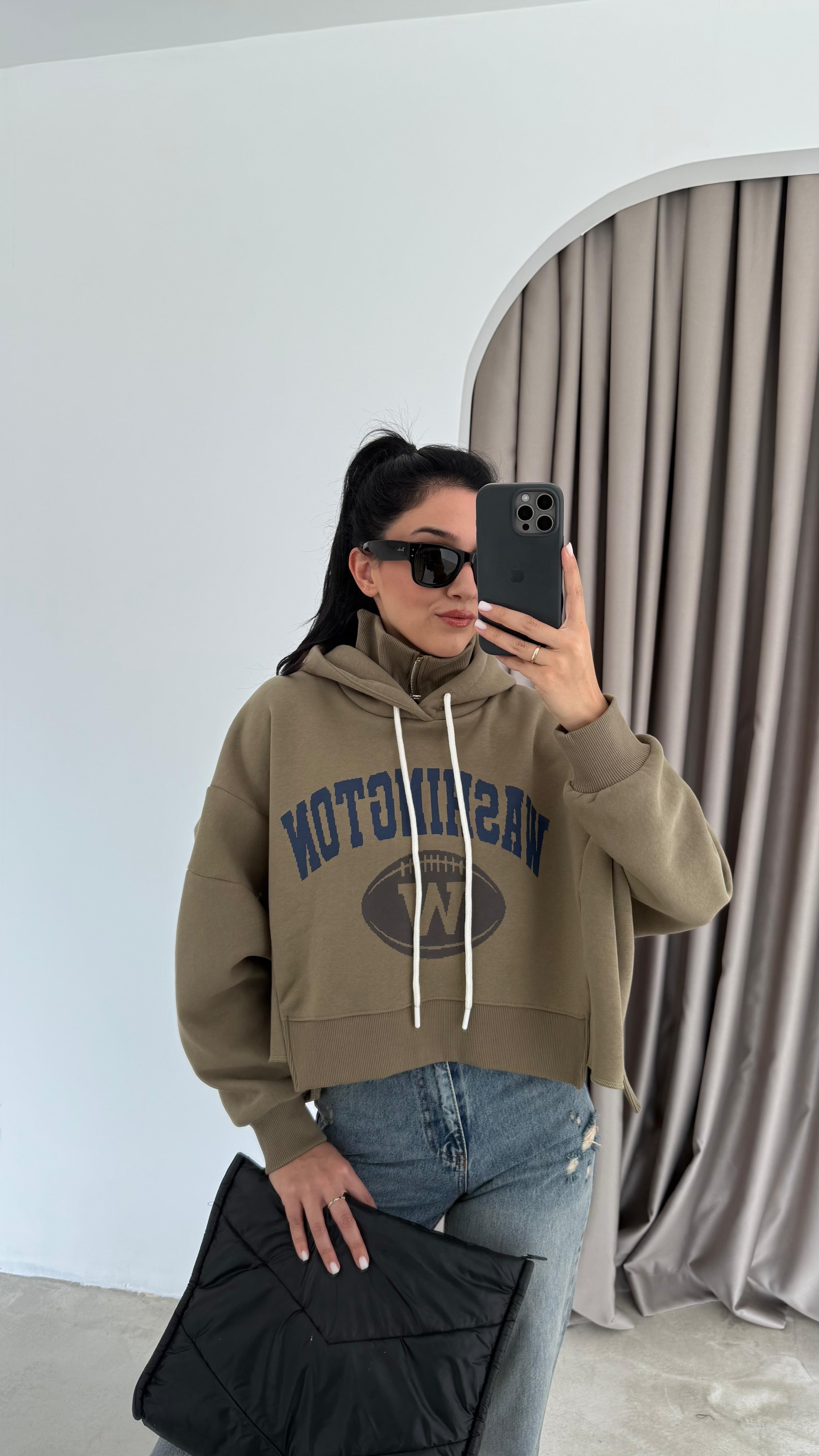 Dik Yaka Detaylı Önü Baskılı Kapüşonlu Sweatshirt (VNT00814)