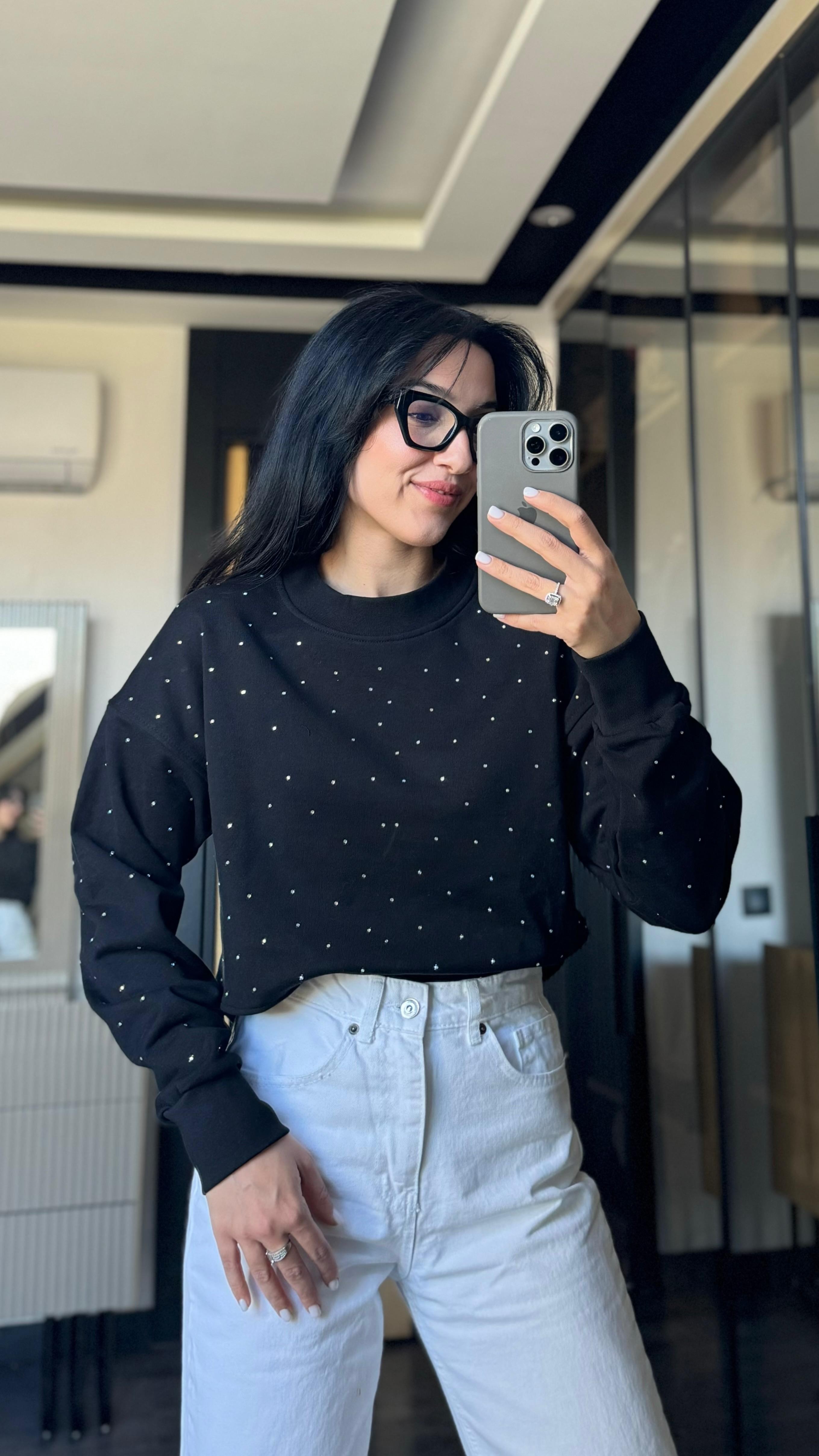 Taşlı Siyah Sweatshırt