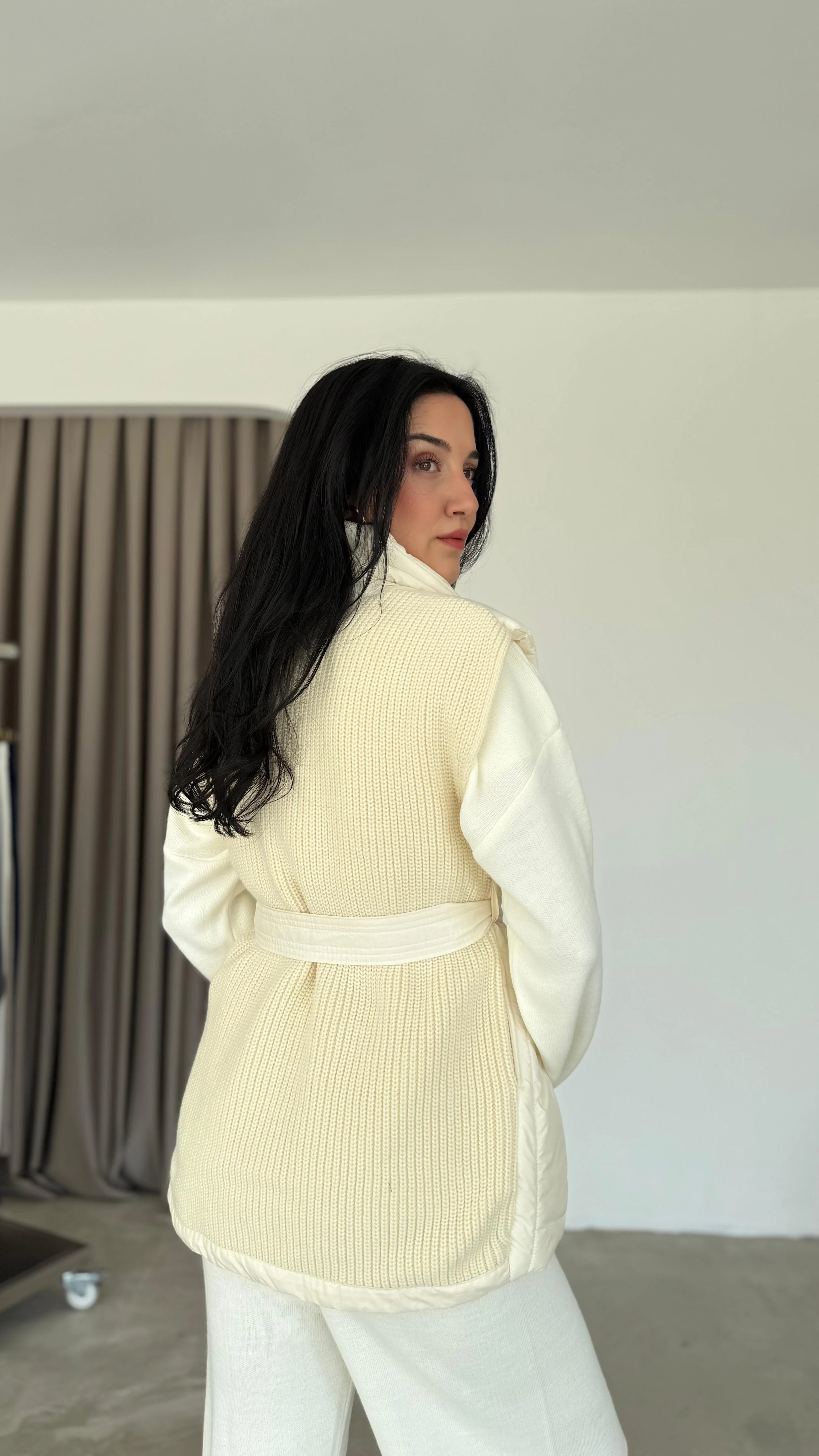 Arkası Triko Detaylı Kuşaklı Yelek (VNT42)