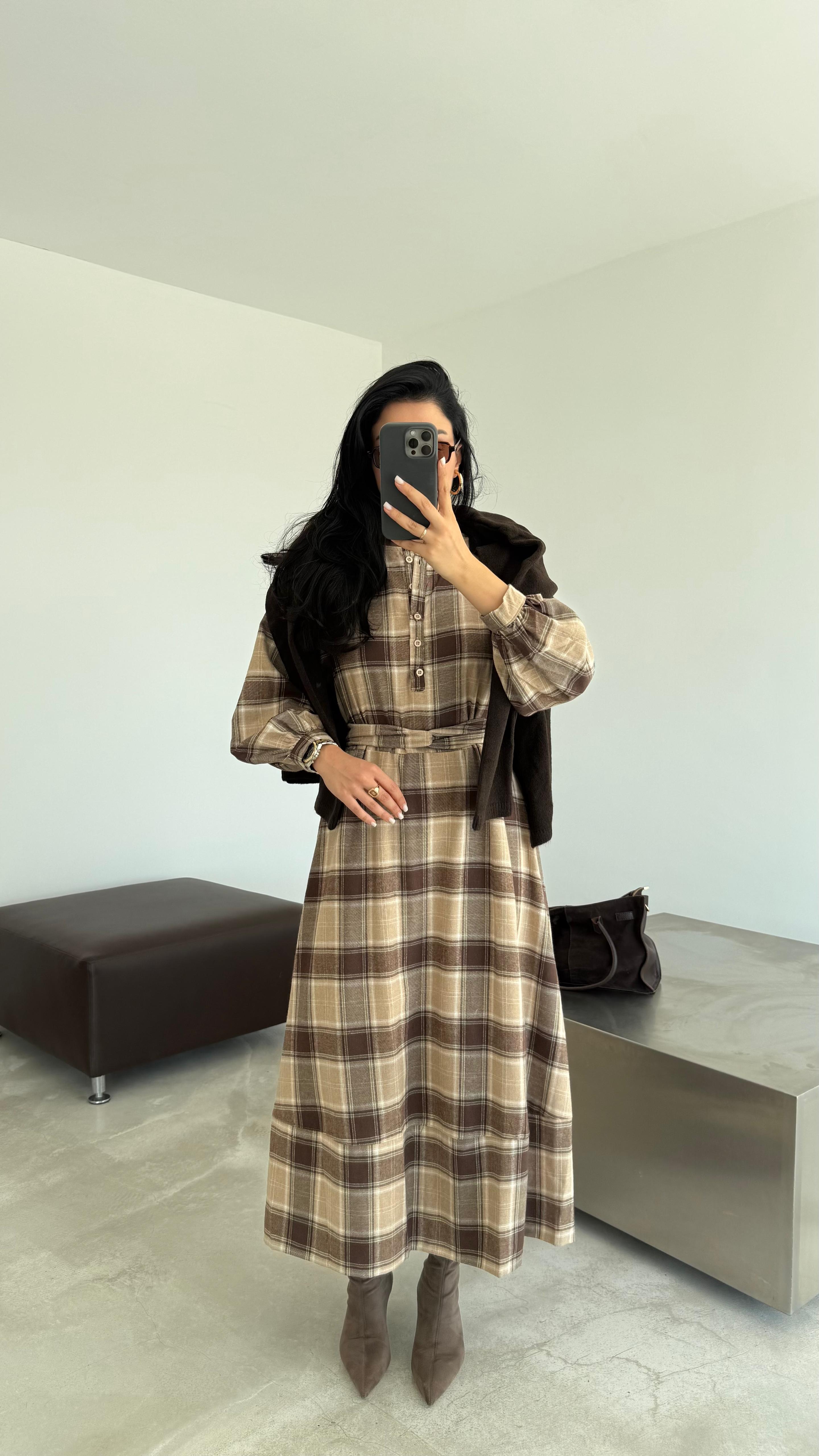 Ekose Desenli Kuşaklı Midi Elbise