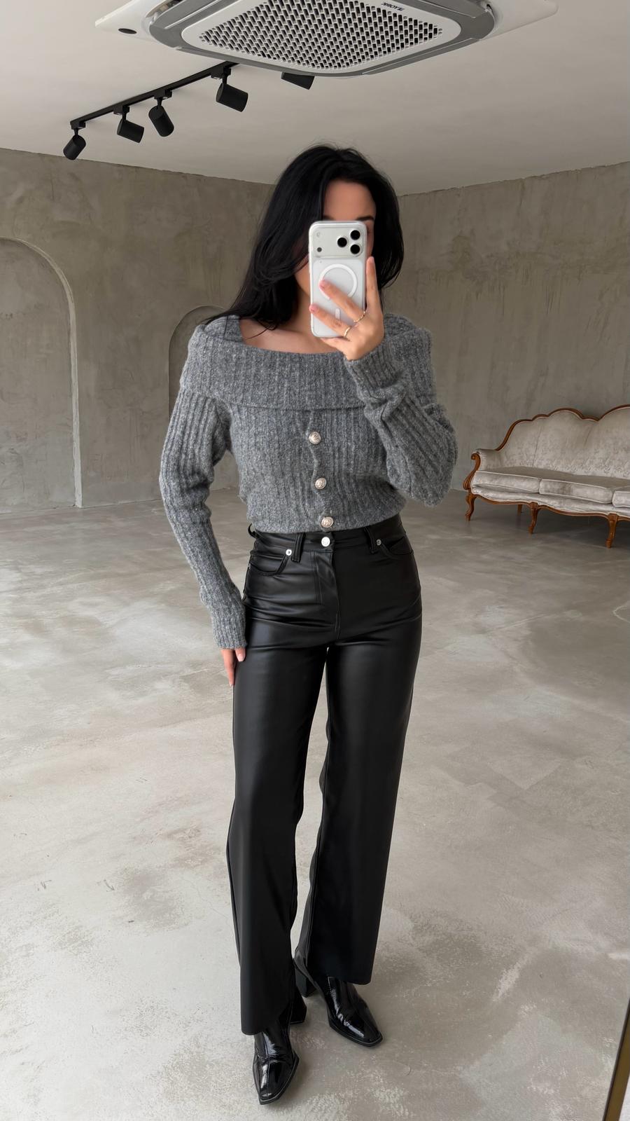 Paçası Kesik Deri Pantolon