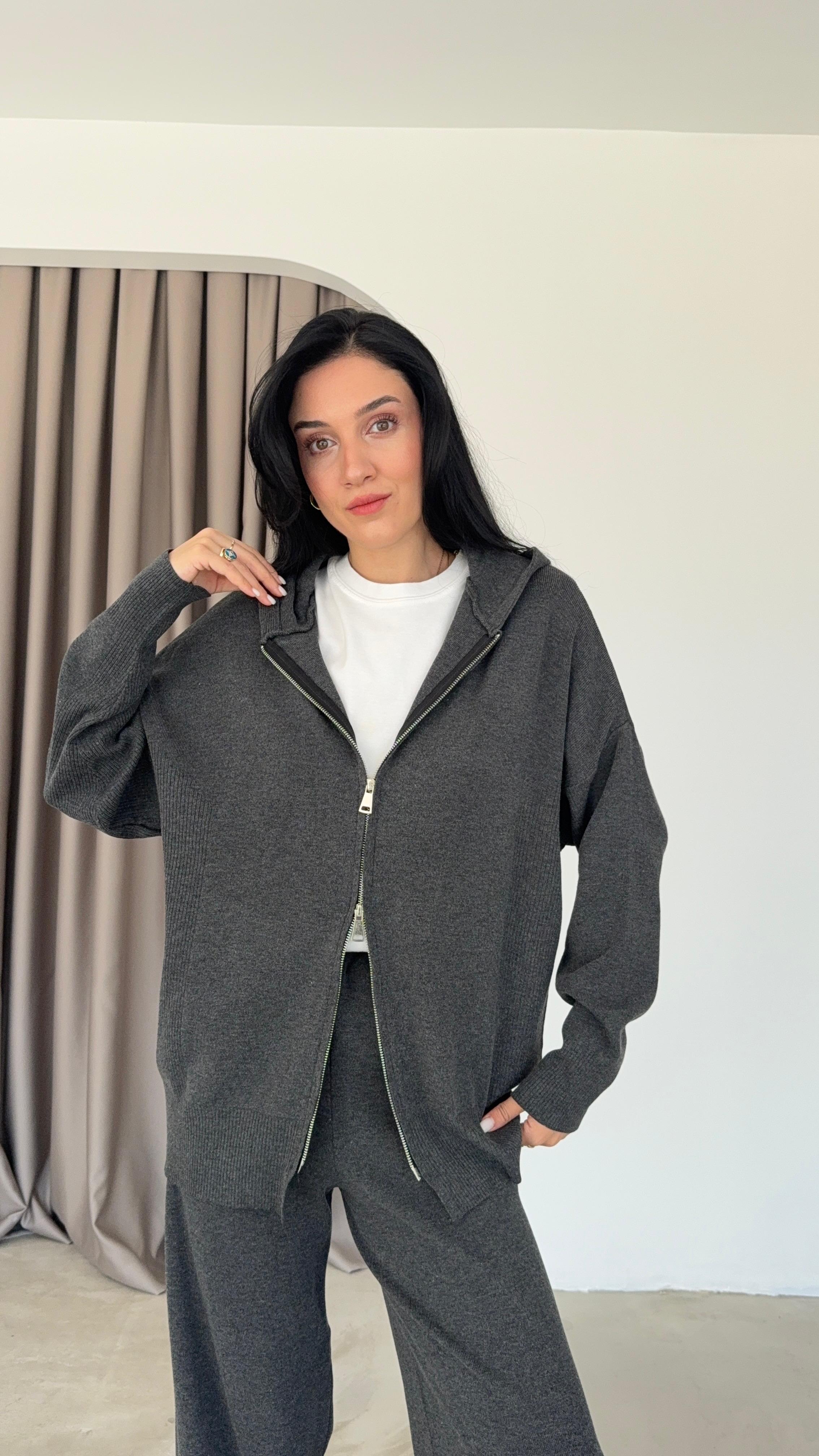 Kapüşonlu Triko Takım