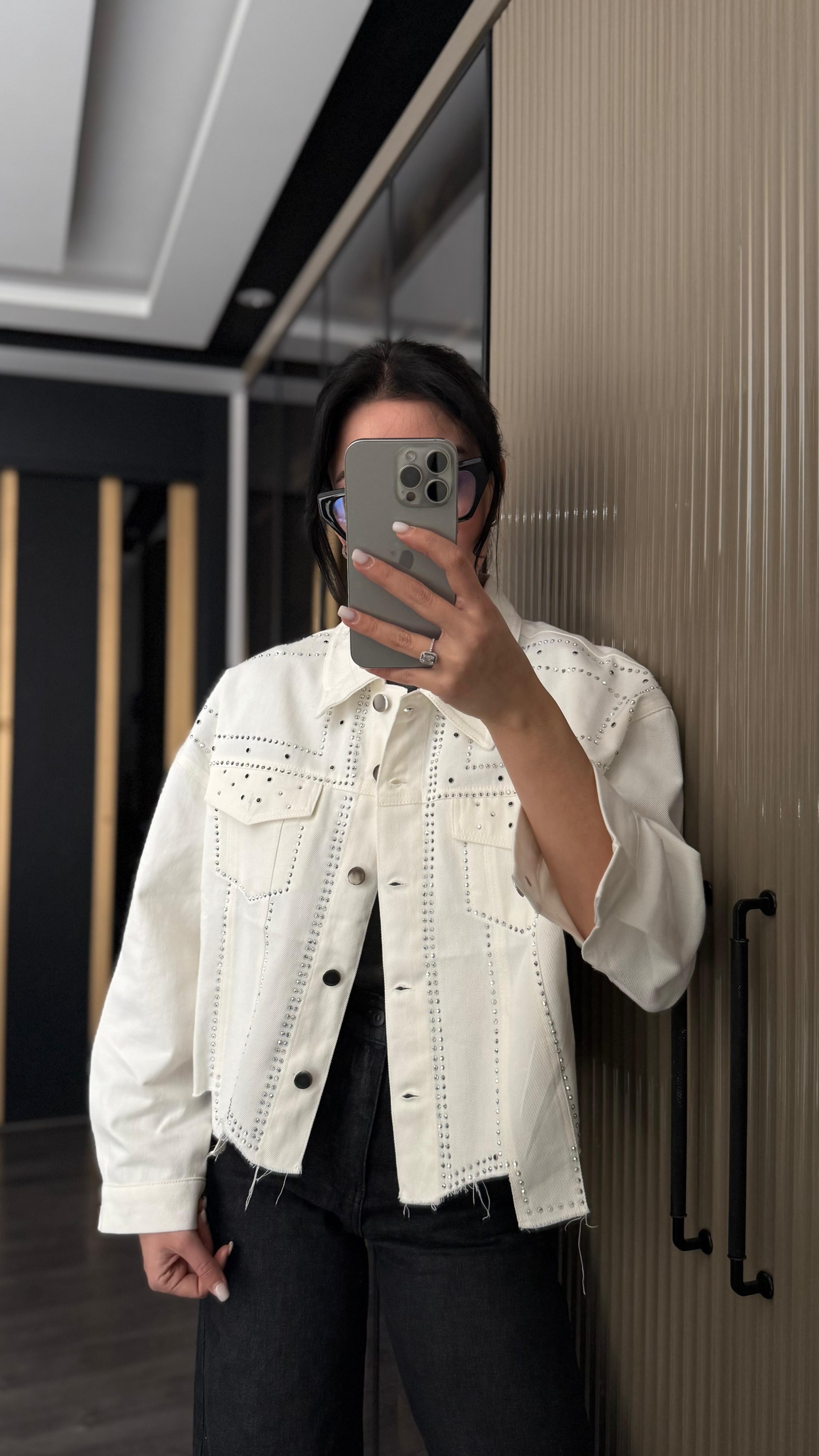 Taş Detaylı Gabardin Ceket