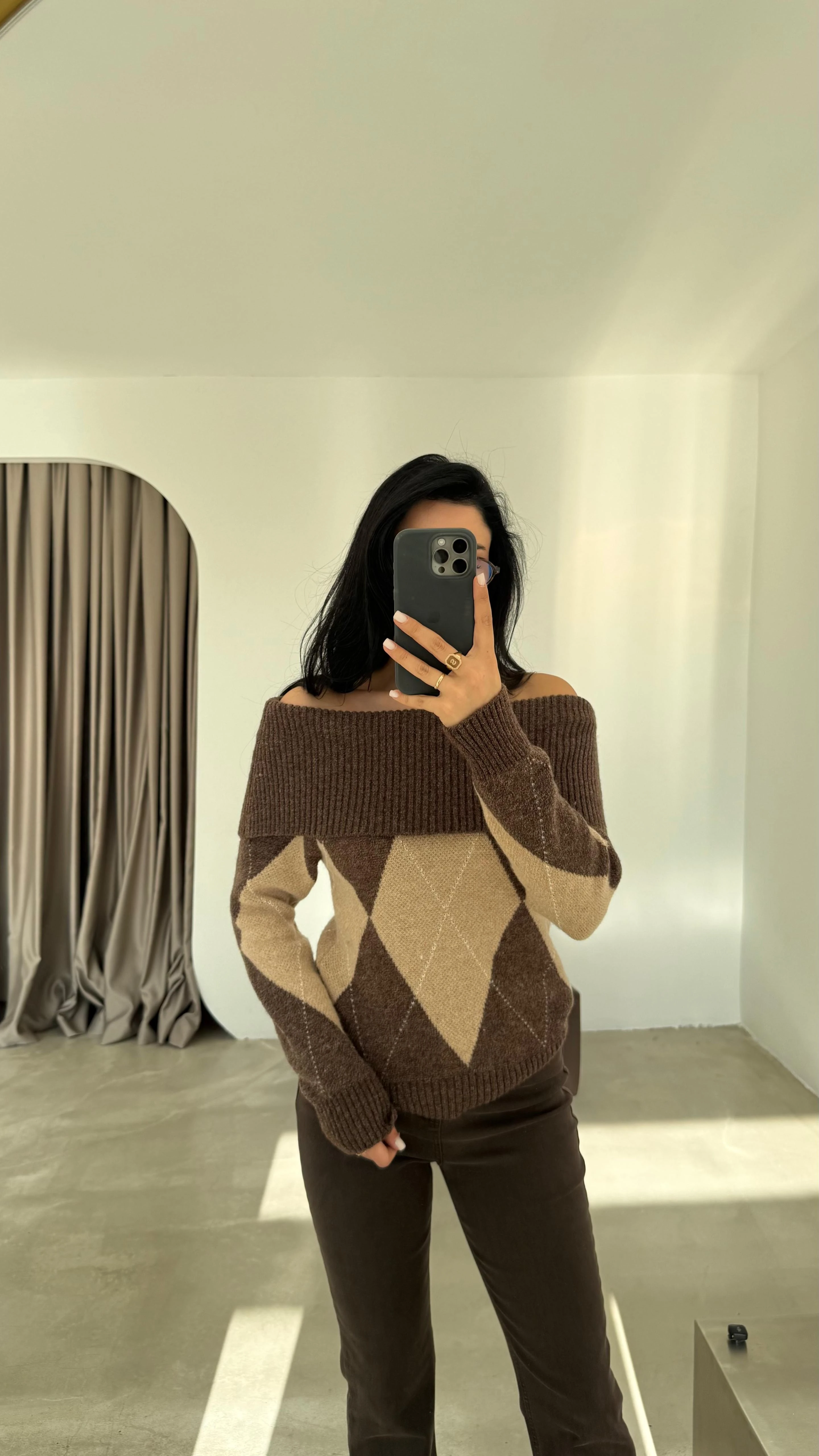 Madonna Yaka Triko (VNT9077)