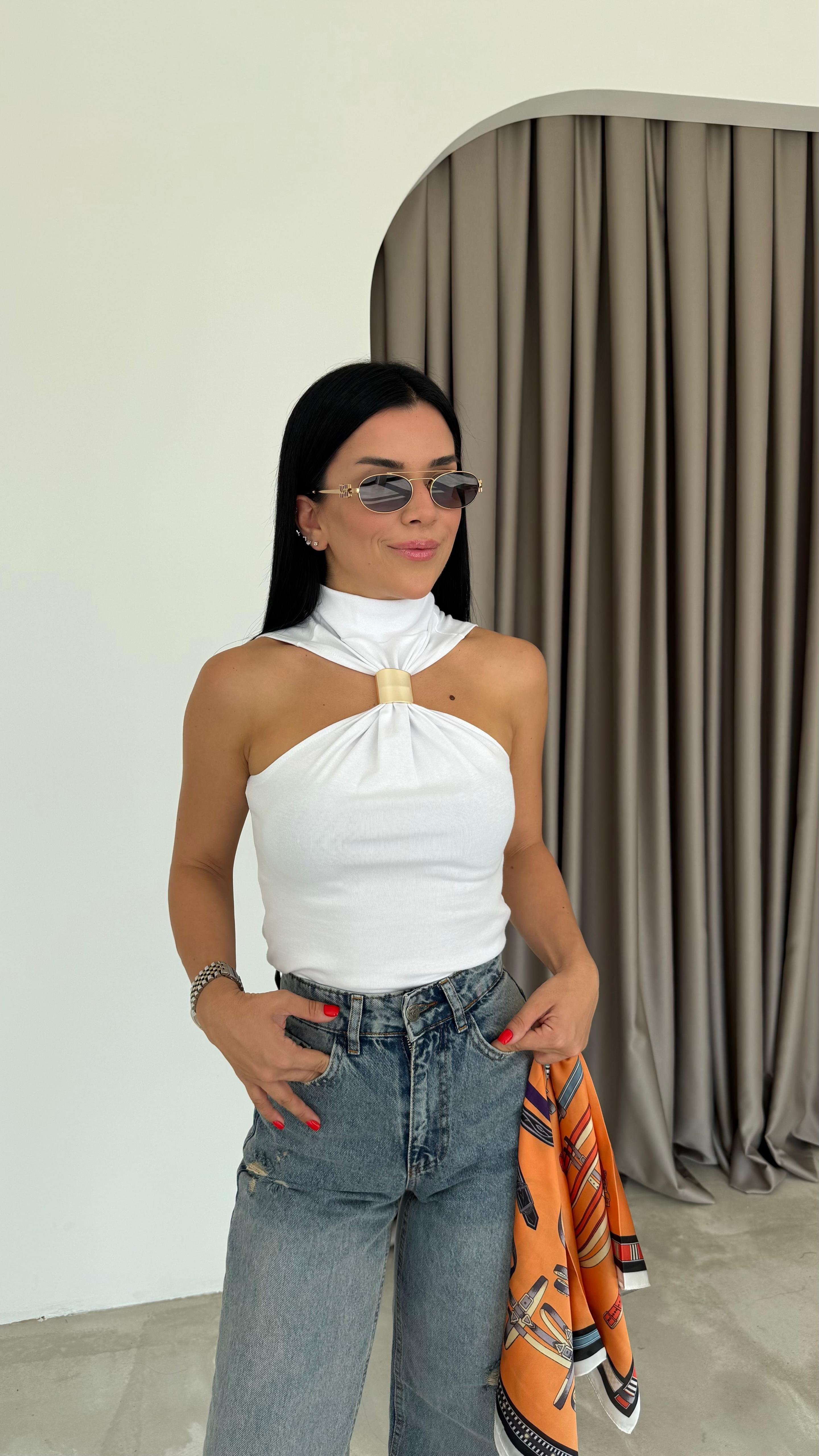 Aksesuar Detaylı Bluz