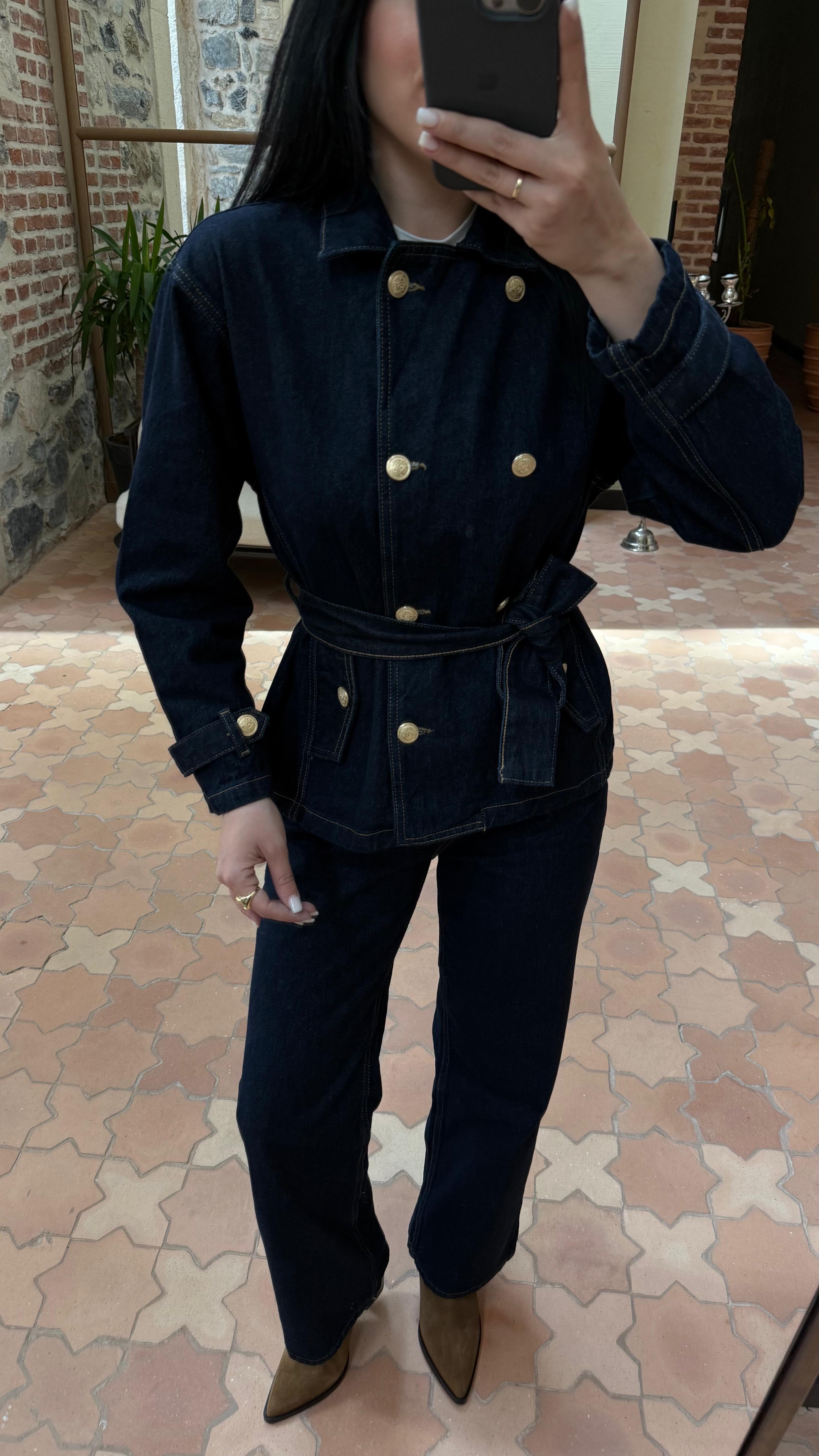 Gold Düğme Detaylı Kuşaklı Takım