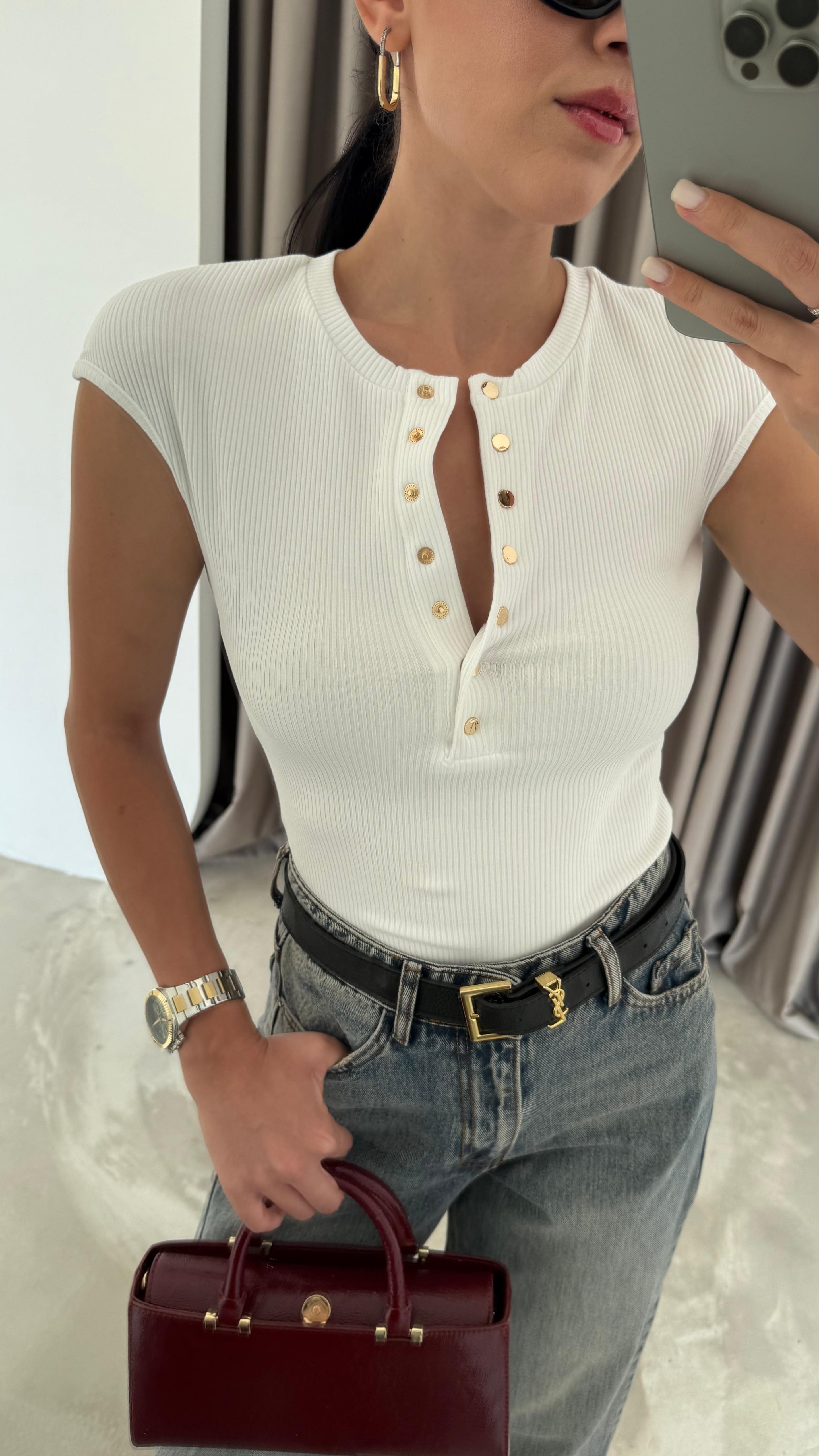 Düğme Detaylı Kısa Kollu Top (VNT31887)