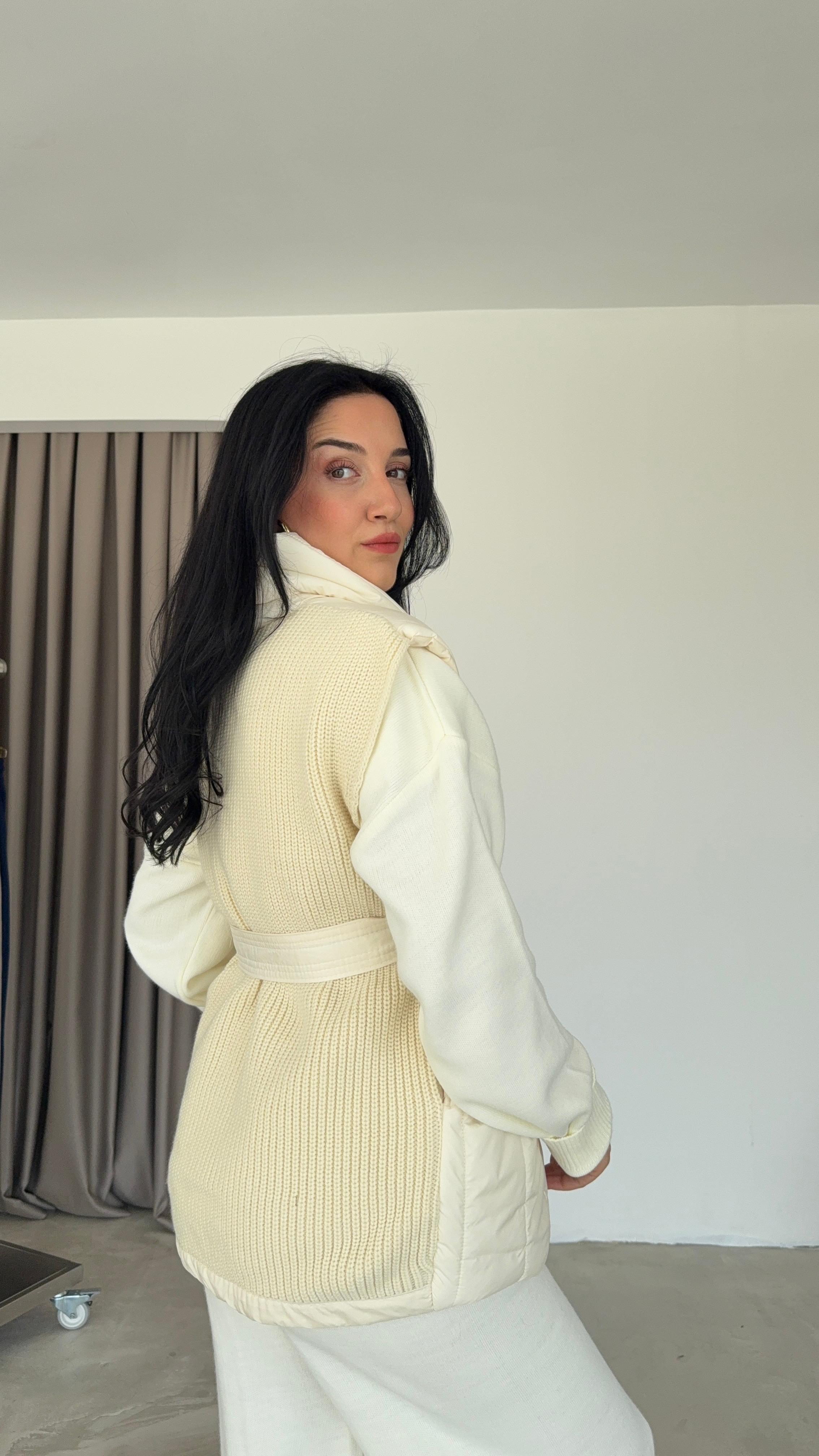 Arkası Triko Detaylı Kuşaklı Yelek (VNT42)