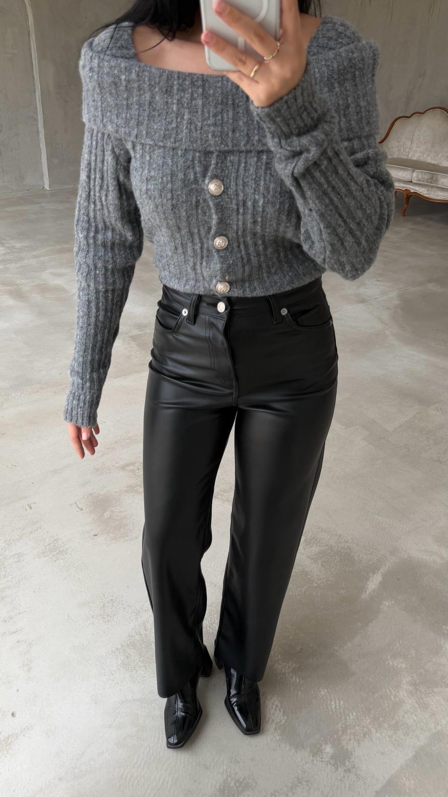 Paçası Kesik Deri Pantolon