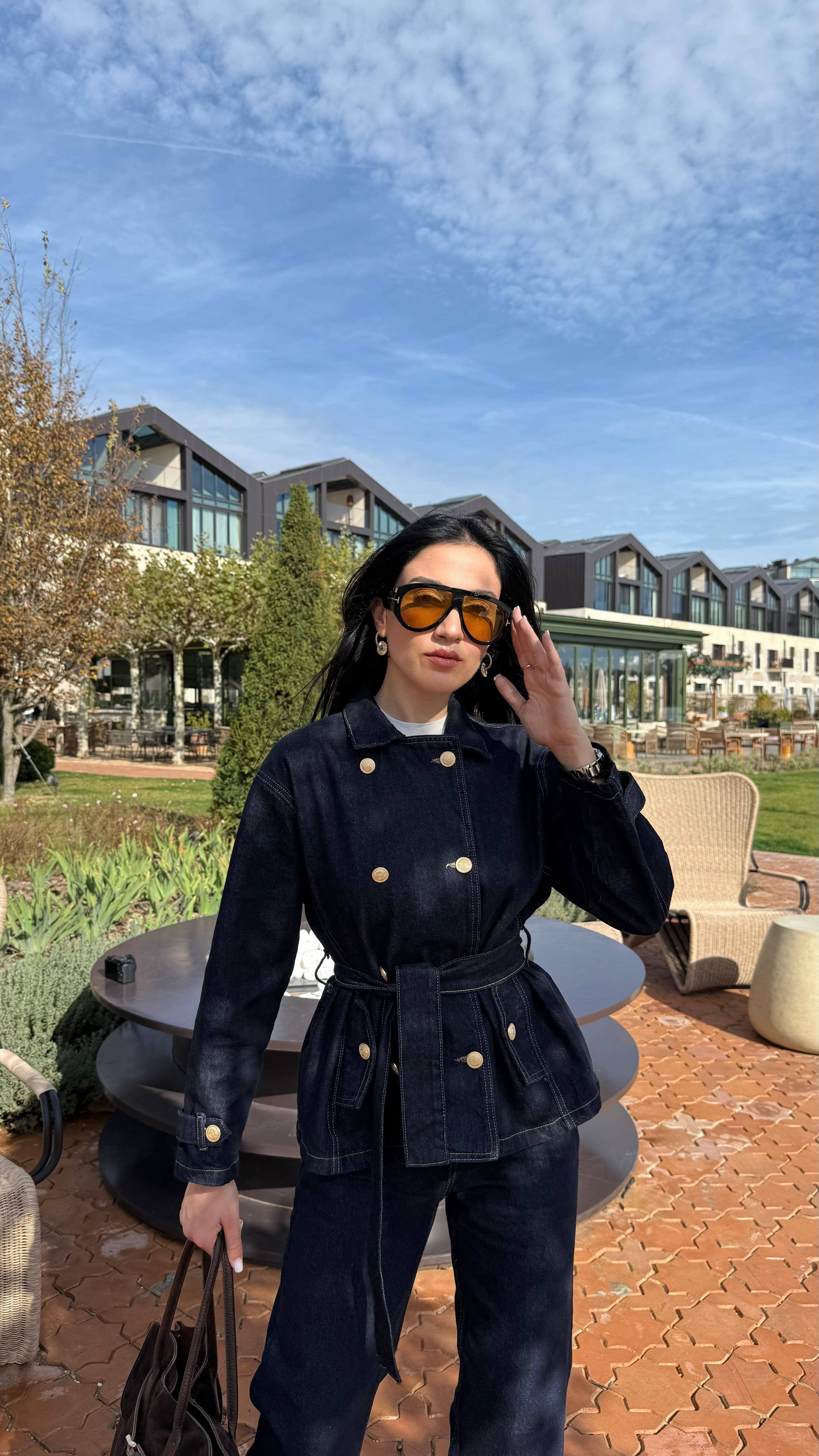 Gold Düğme Detaylı Kuşaklı Takım