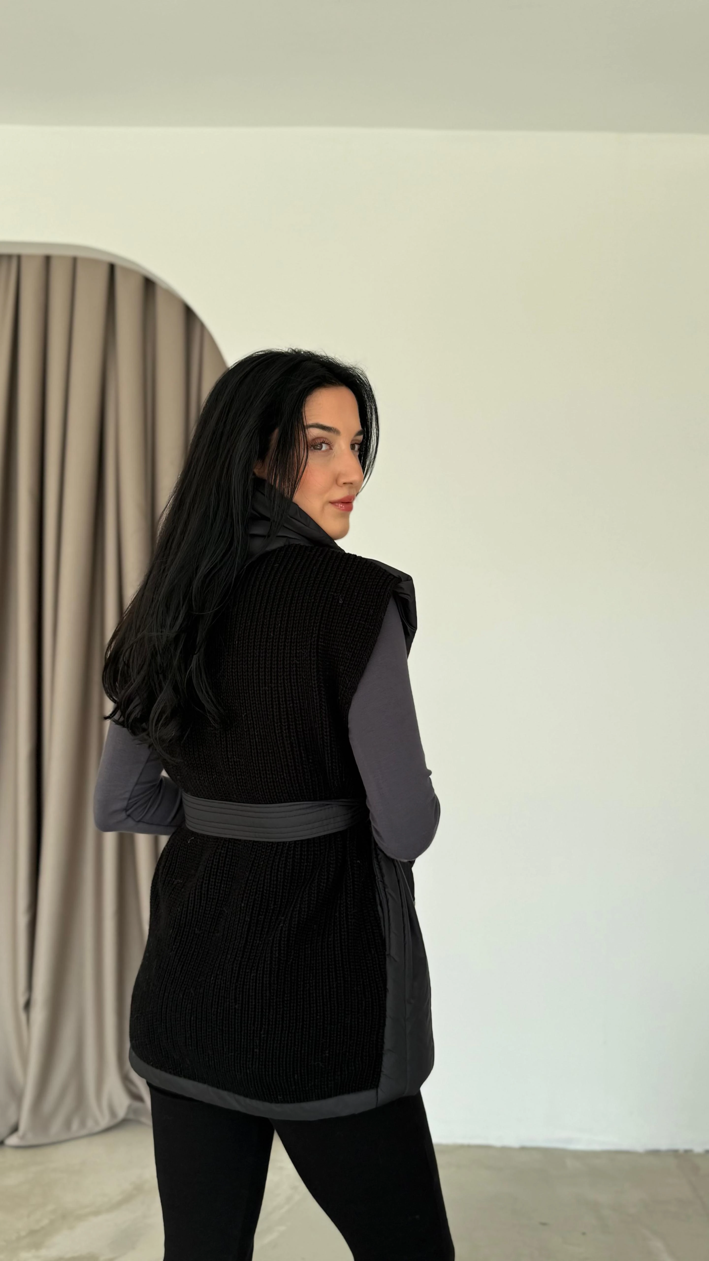 Arkası Triko Detaylı Kuşaklı Yelek (VNT42)