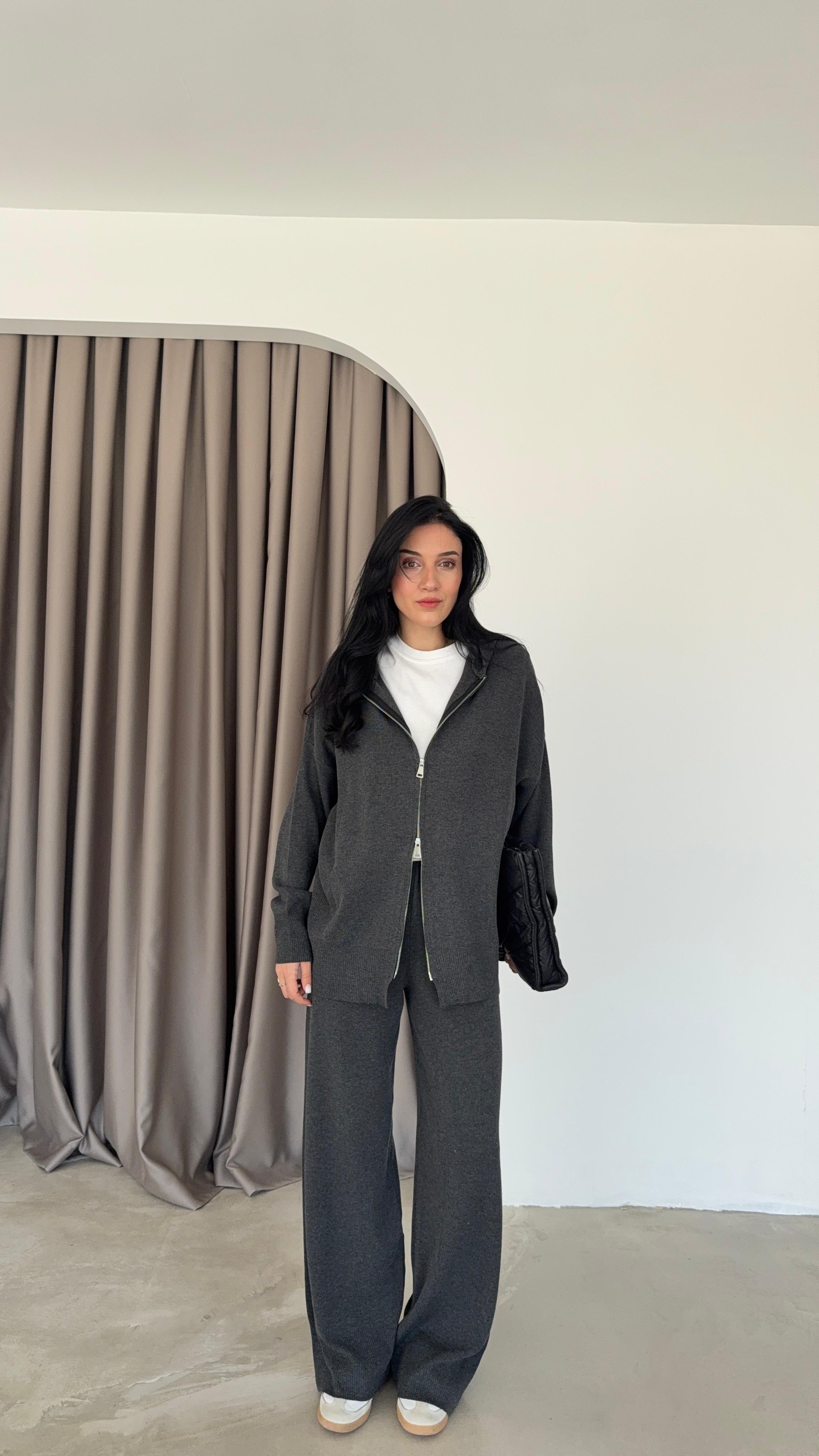 Kapüşonlu Triko Takım