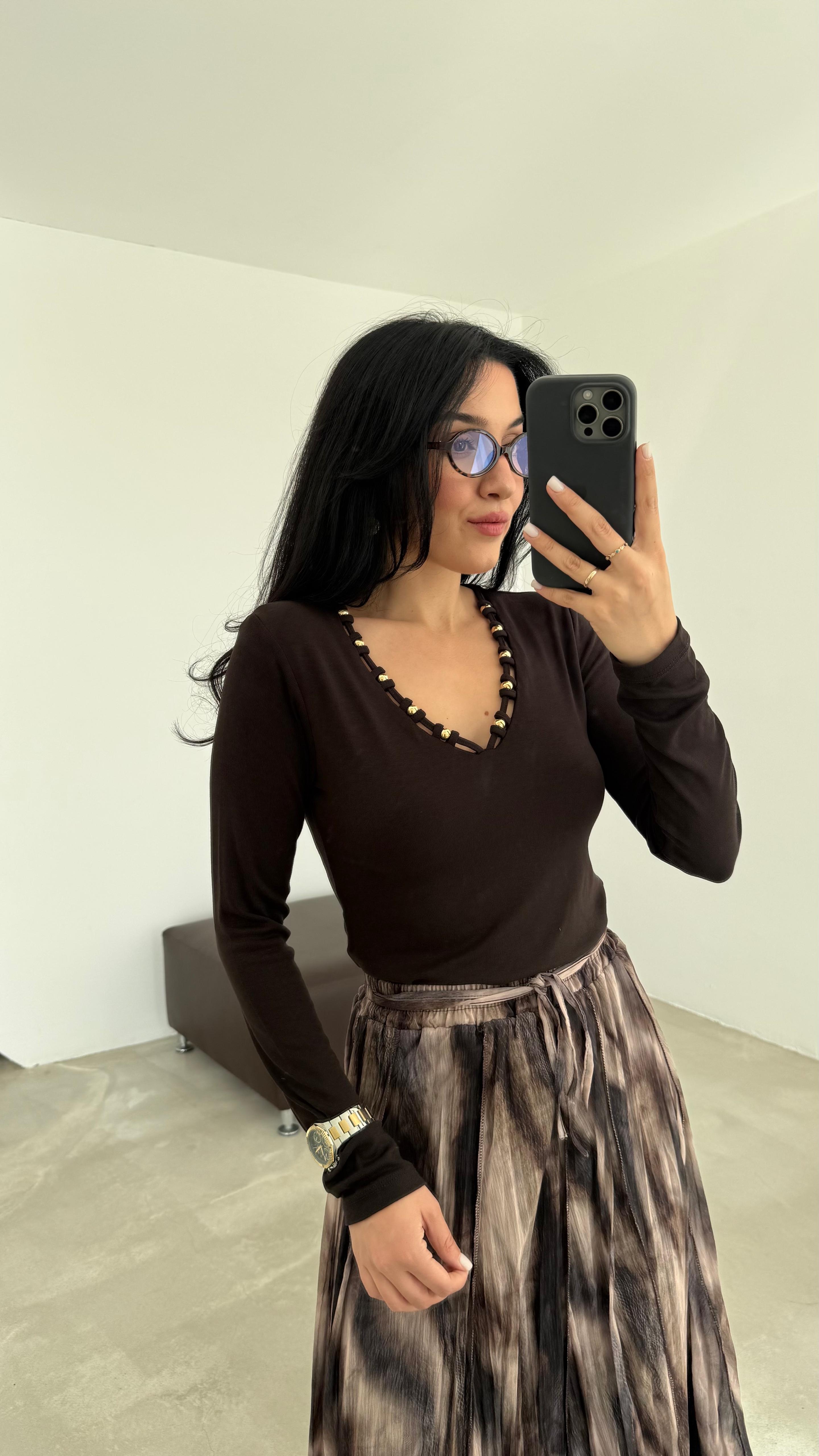 Yaka Boncuk Detaylı Bluz (VNT251047)