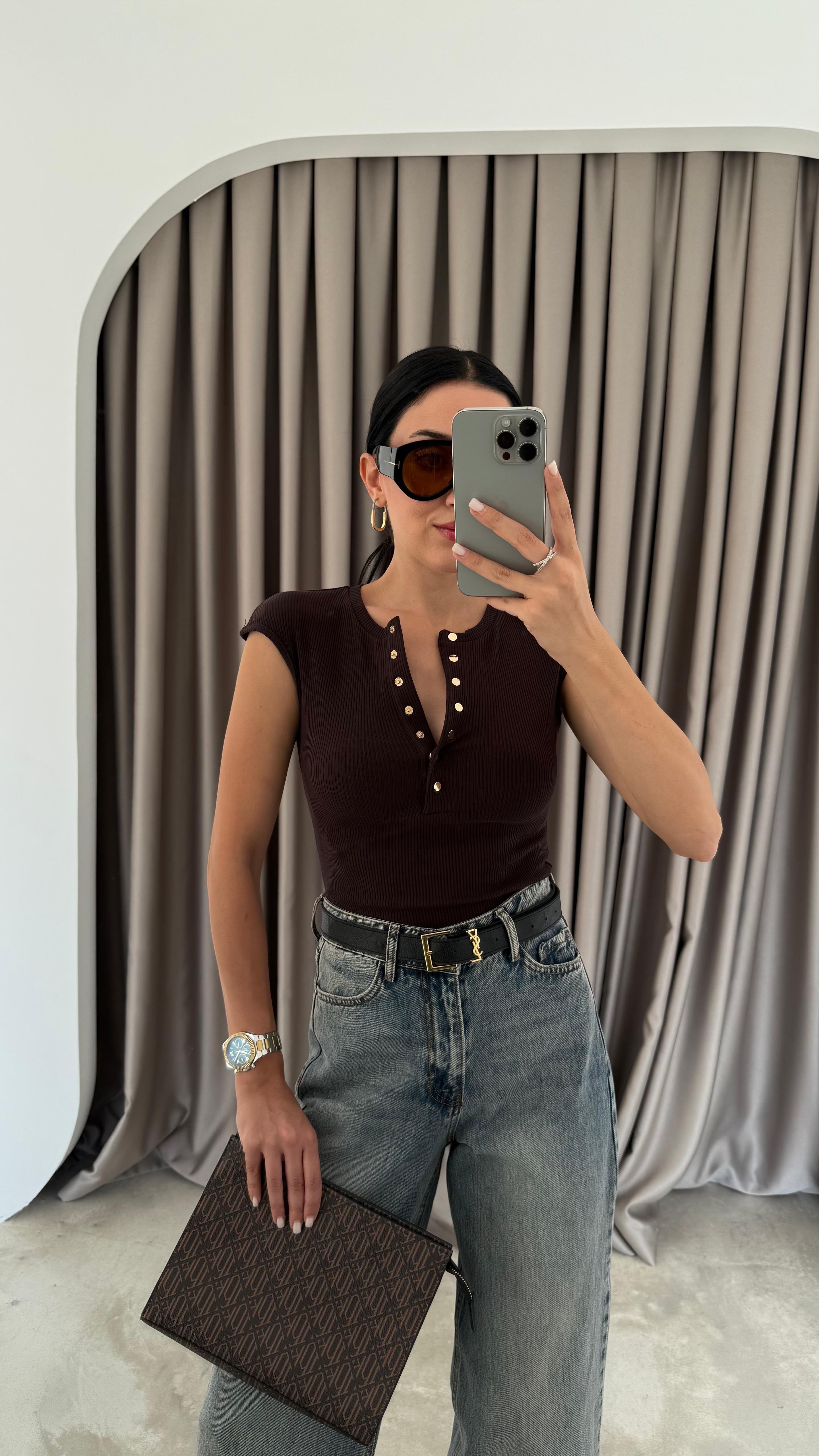 Düğme Detaylı Kısa Kollu Top (VNT31887)