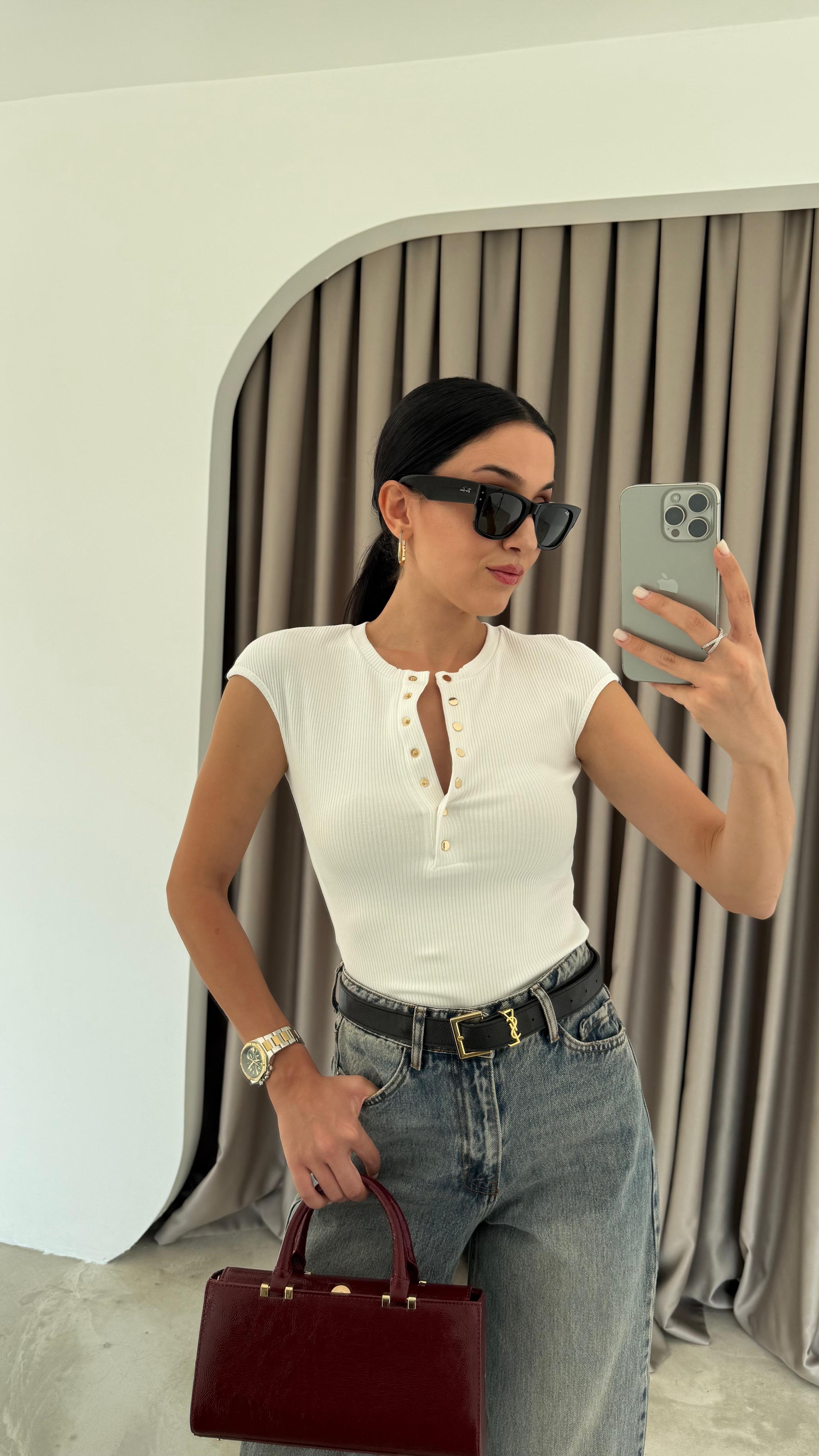 Düğme Detaylı Kısa Kollu Top (VNT31887)
