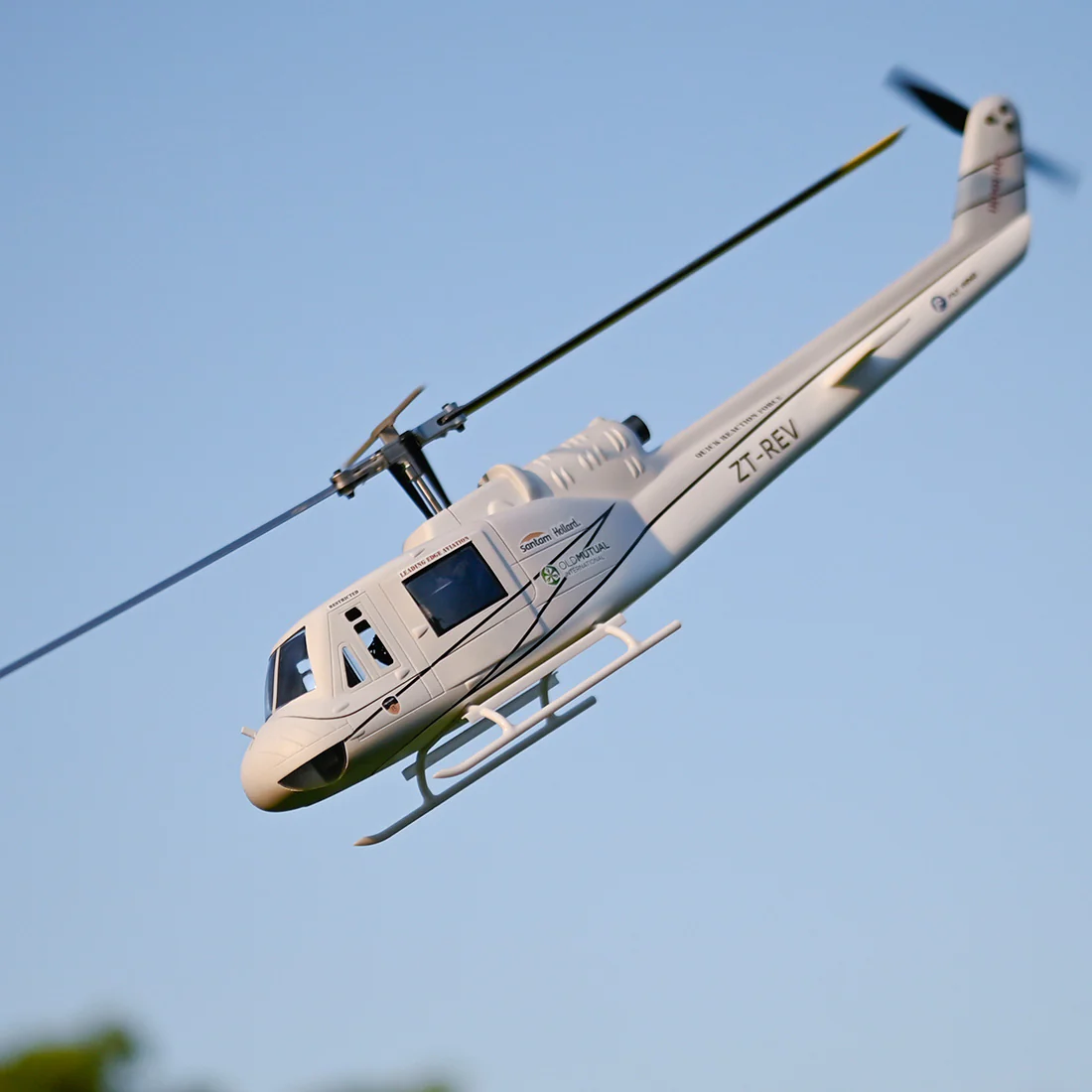 Flywing UH-1 Huey ACE GPS Stabilized 6CH RC Scale Helicopter 470L RTF