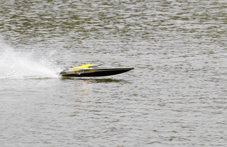 JOYSWAY ALPHA BRUSHLESS ARTR 6s Yarış Teknesi