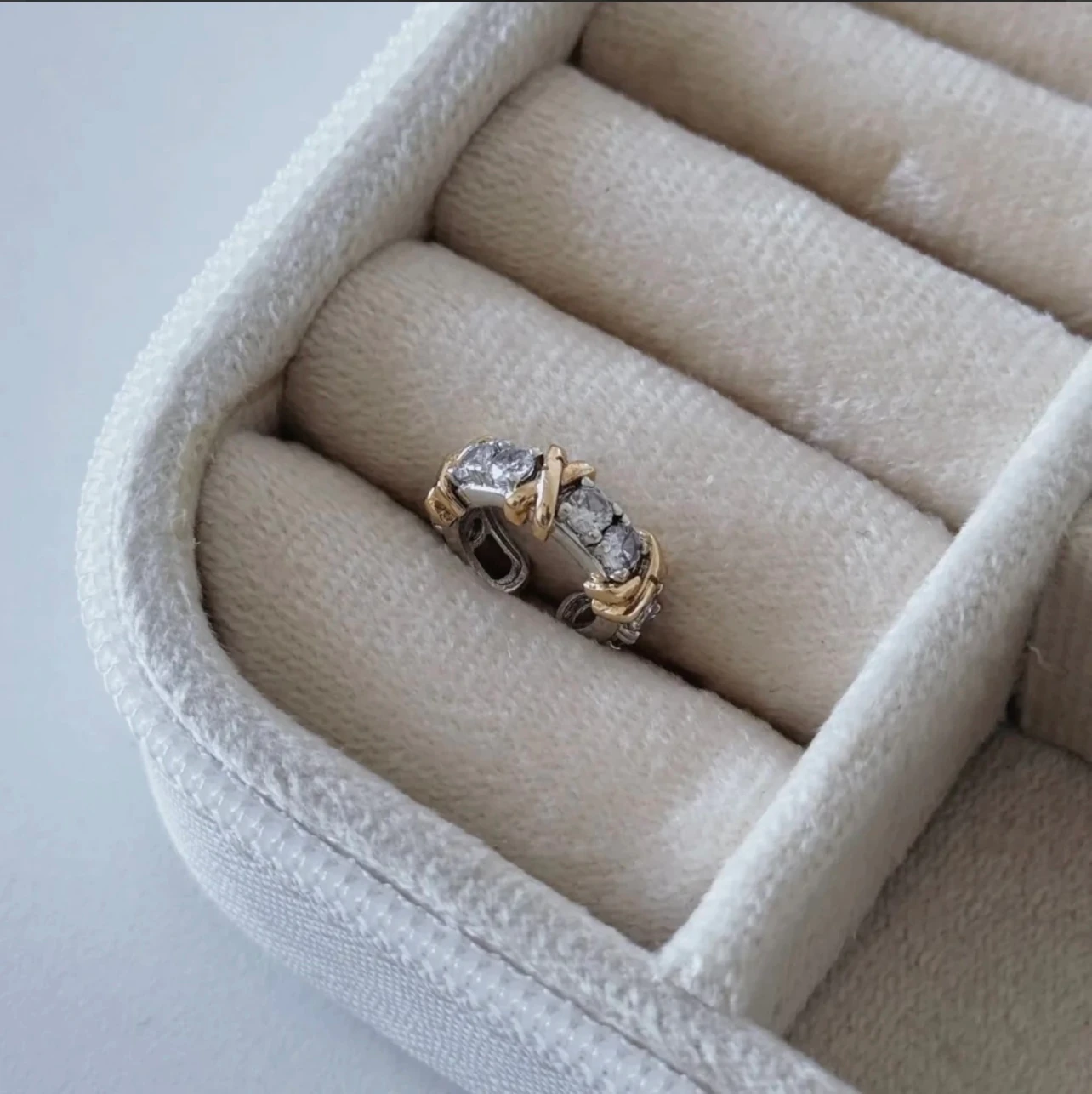 Xoxo Mix Tiffany Earcuff