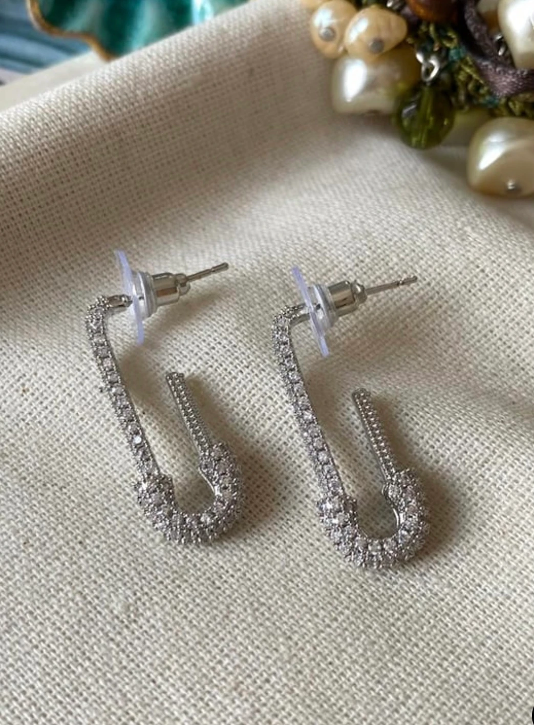 Taşlı Silver Çengel Küpe