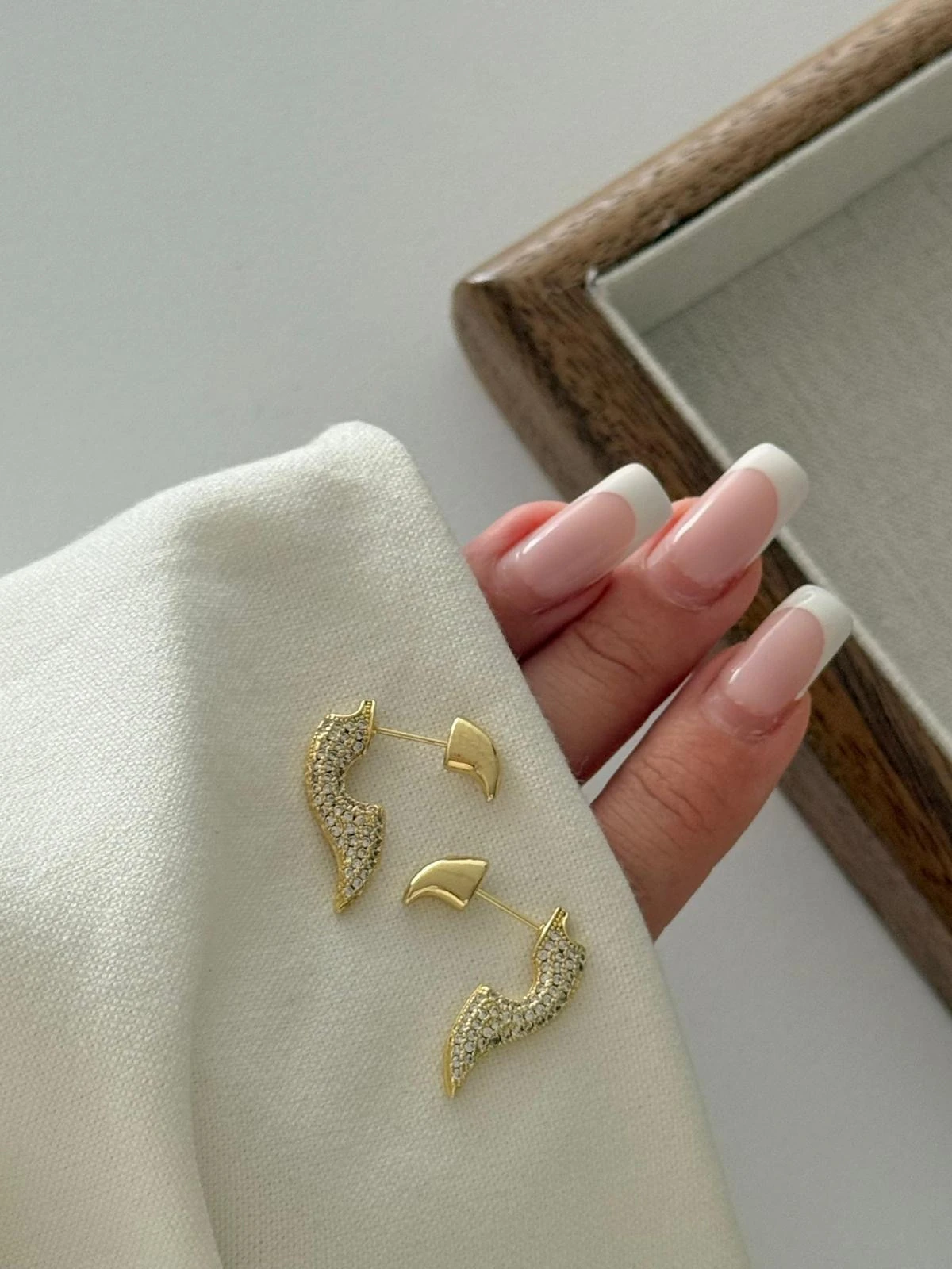 Tasarım Zirkon Taş Minimal Küpe