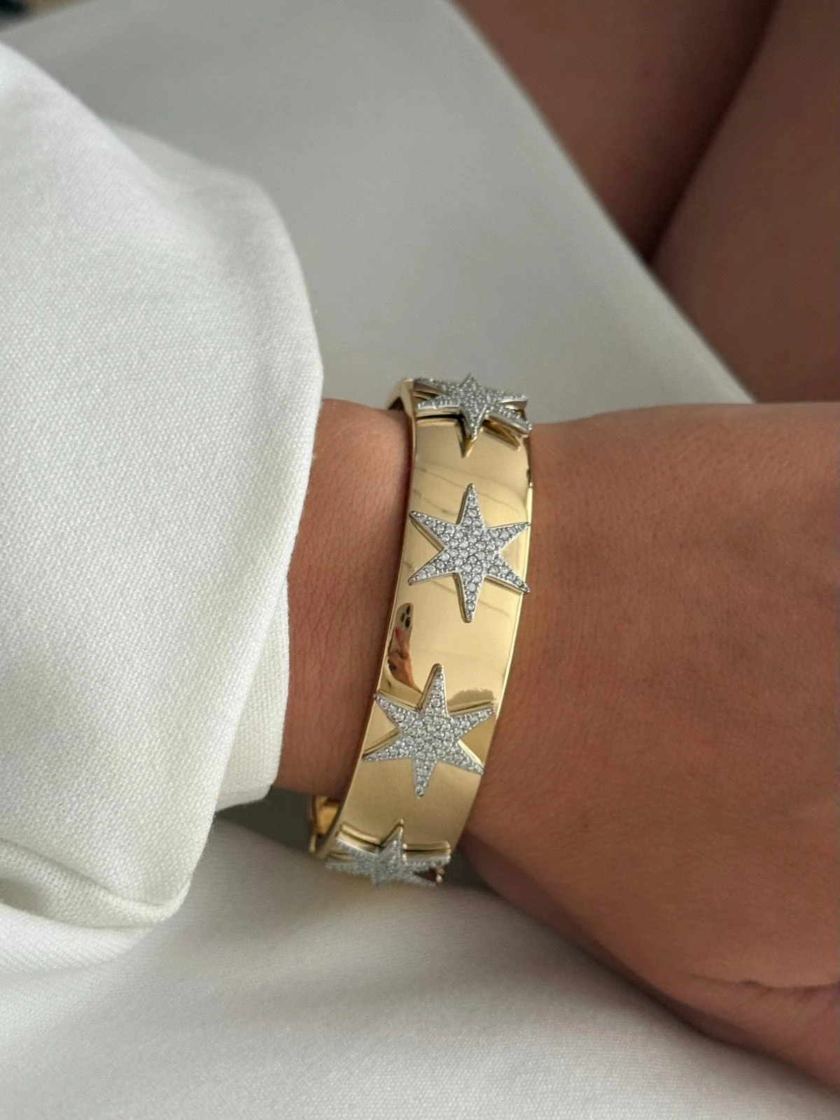 Çelik Yıldız Detaylı Kelepçe