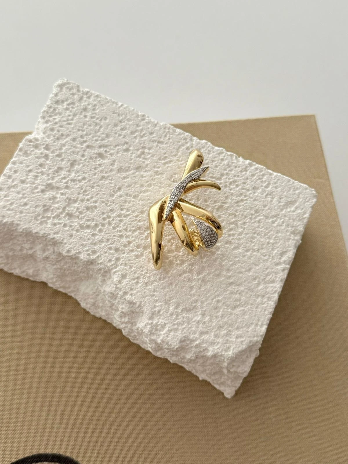 Özel Seri Zirkon Taş Earcuf