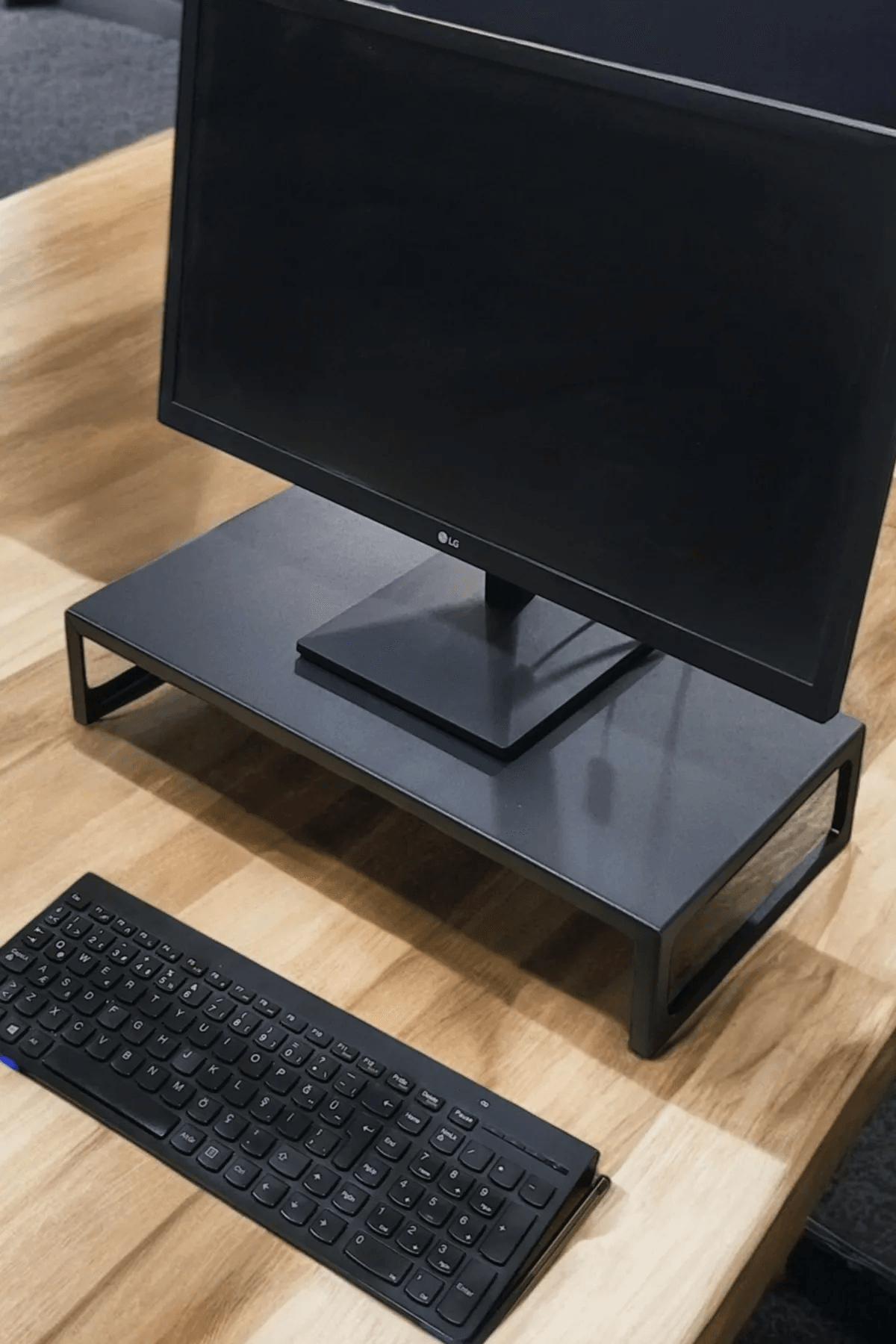 Metal Monitör Yükseltici Bilgisayar Standı – Ergonomik ve Dayanıklı Monitör Ayağı