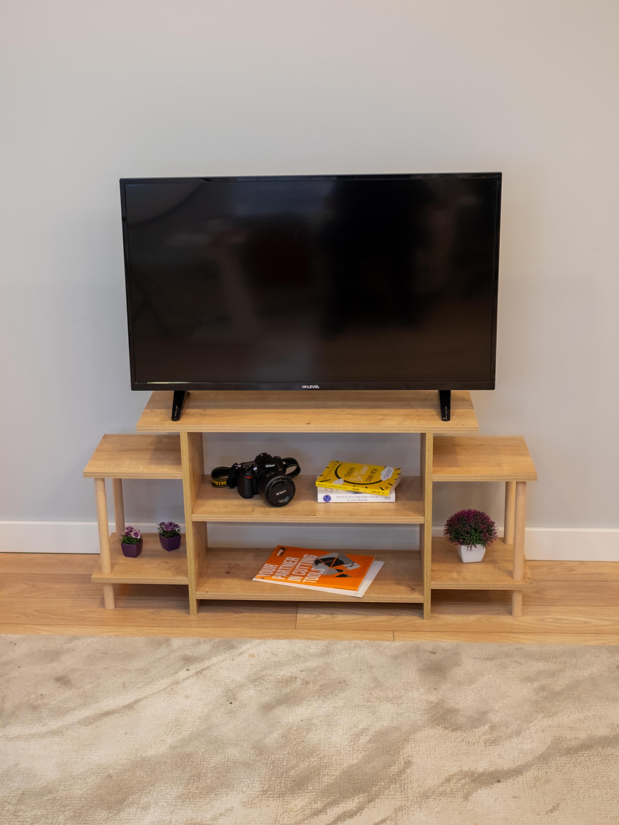 Tv Ünitesi Ahşap Ayaklı Televizyon Sehpası Dekoratif Raflı Modern Mobilya - Safir Meşe - 120 Cm