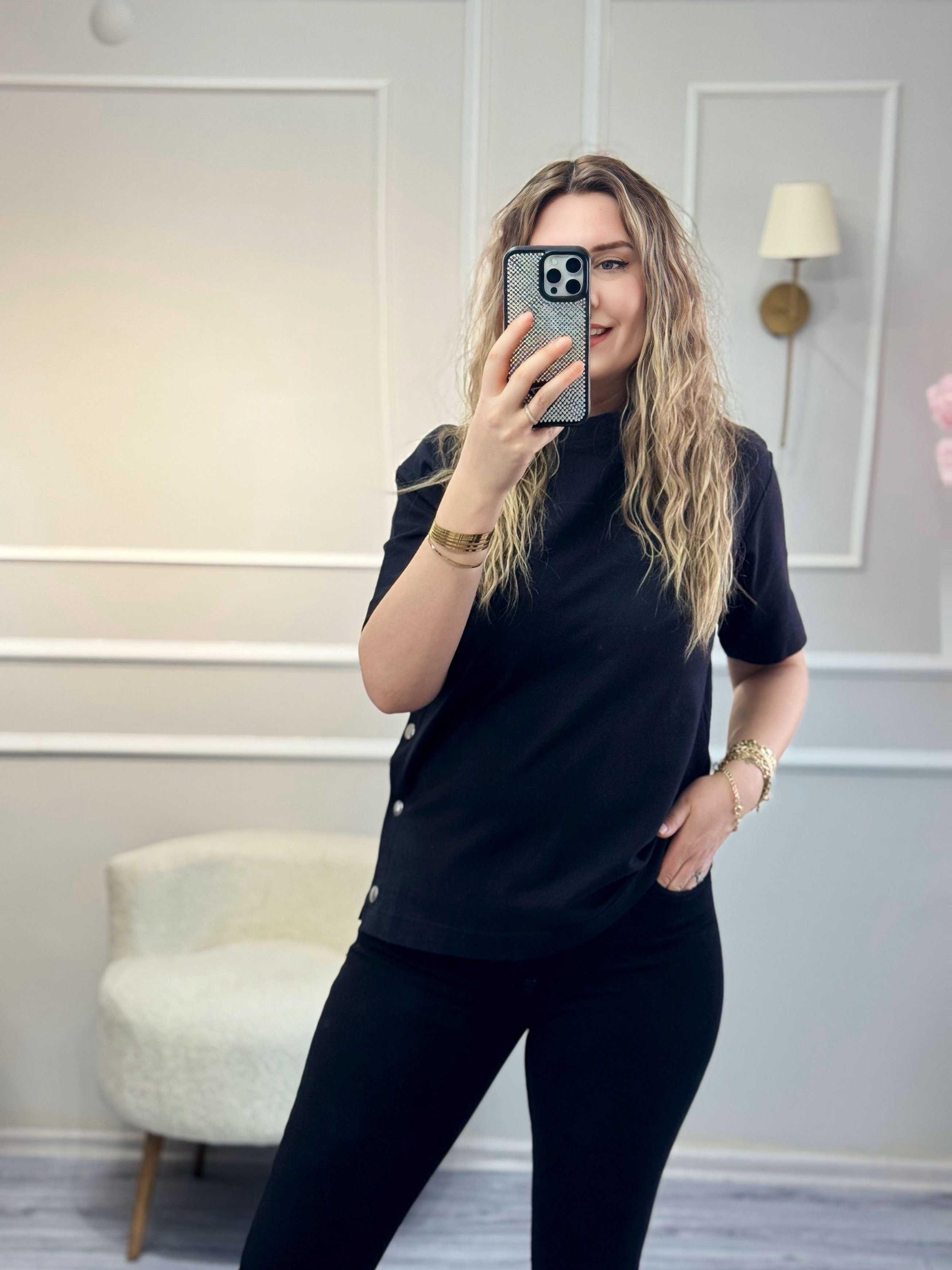 Tek Yanı Çıtçıtlı Tshirt