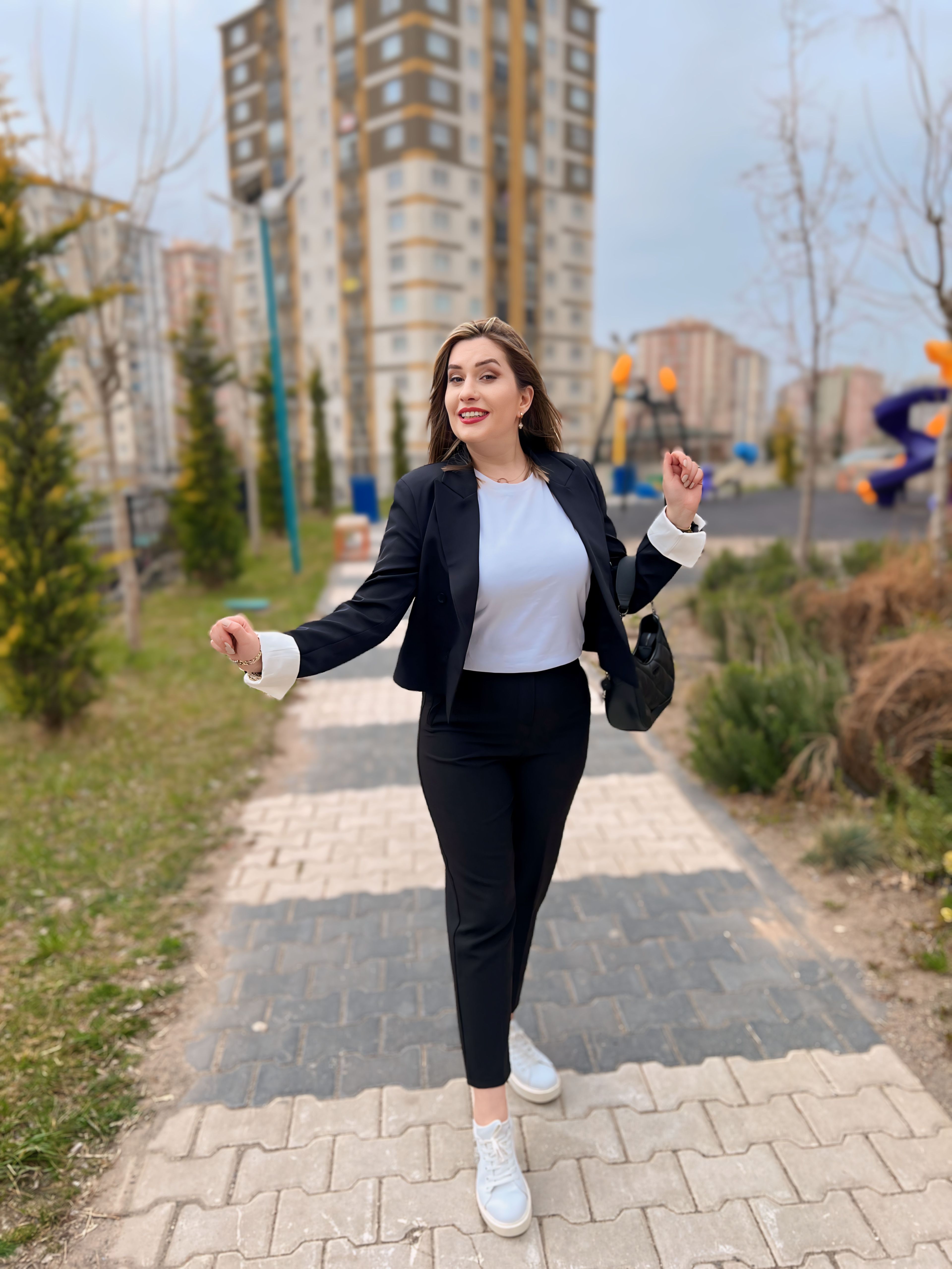 Kruvaze Yaka Siyah Blazer Ceket