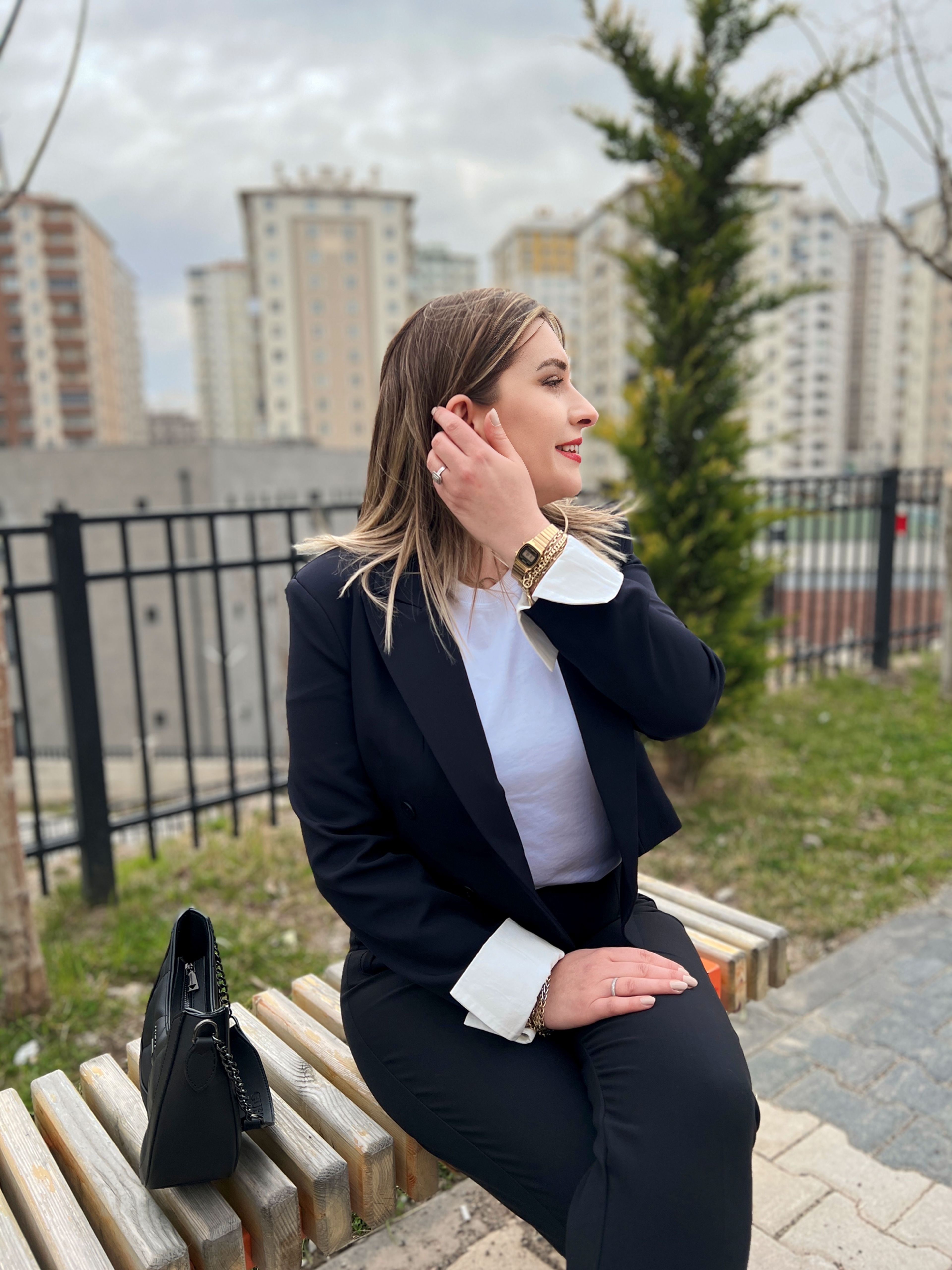 Kruvaze Yaka Siyah Blazer Ceket