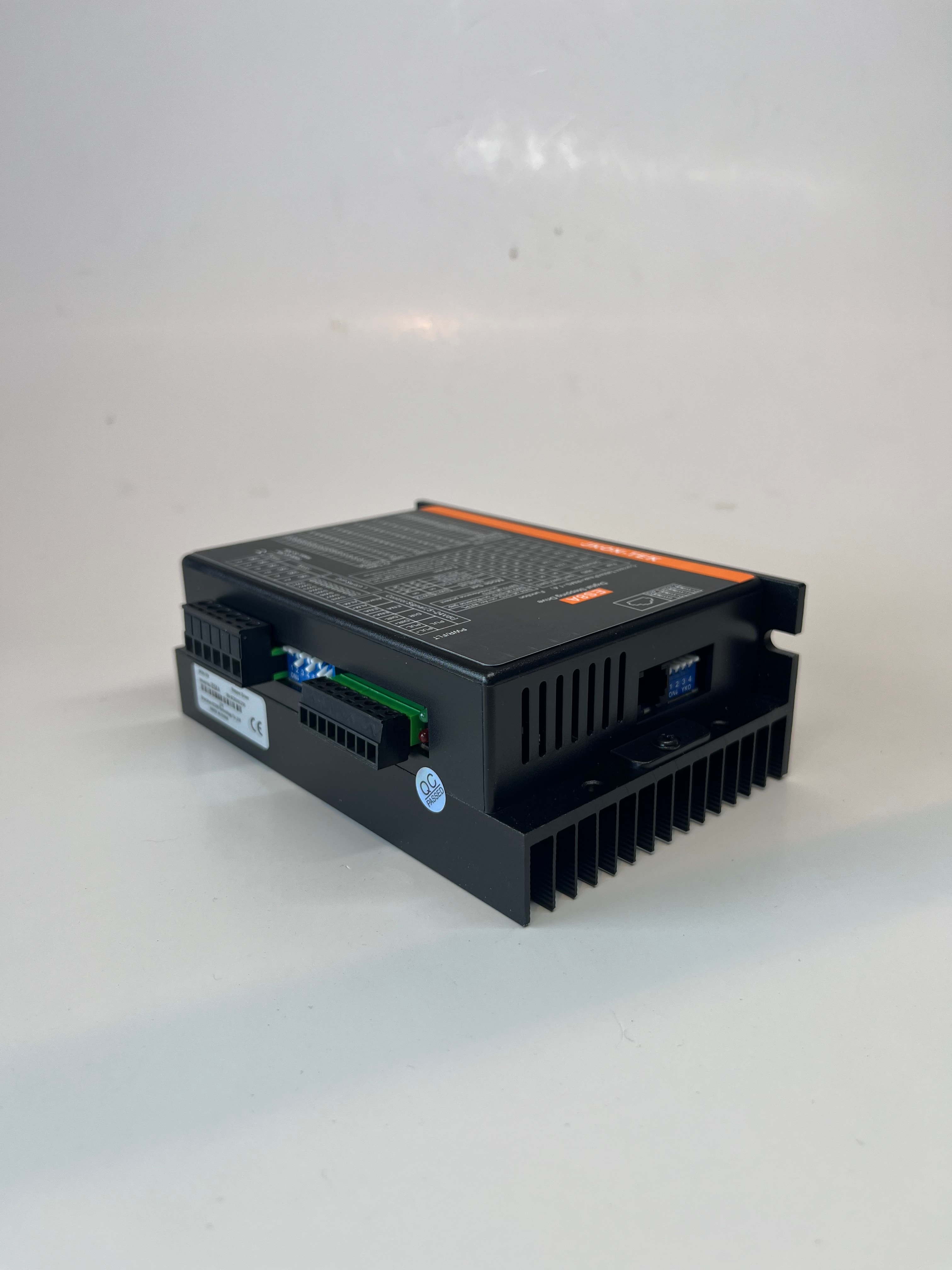 8.4A Step Motor Sürücü (ES8A) Alarm Çıkış/Özel Fonksiyon DC/AC Besleme  Fanlı Kasa