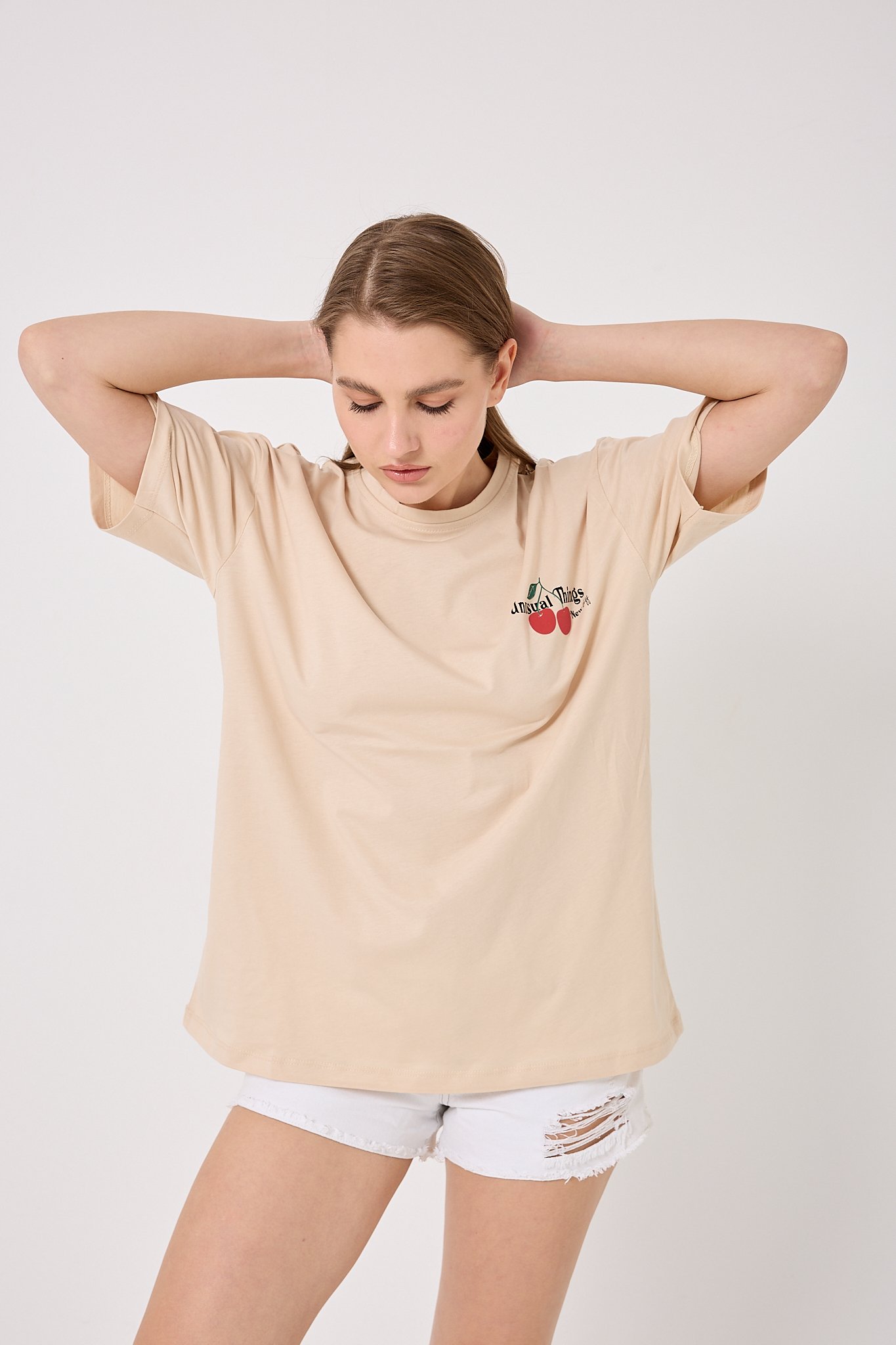 4611 - Oversize Kiraz Baskılı T-Shirt - Bej