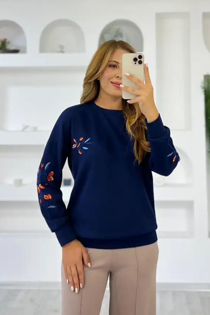 538 - Premium Oysho Gögüs ve Kol Nakışlı Sweat - Lacivert