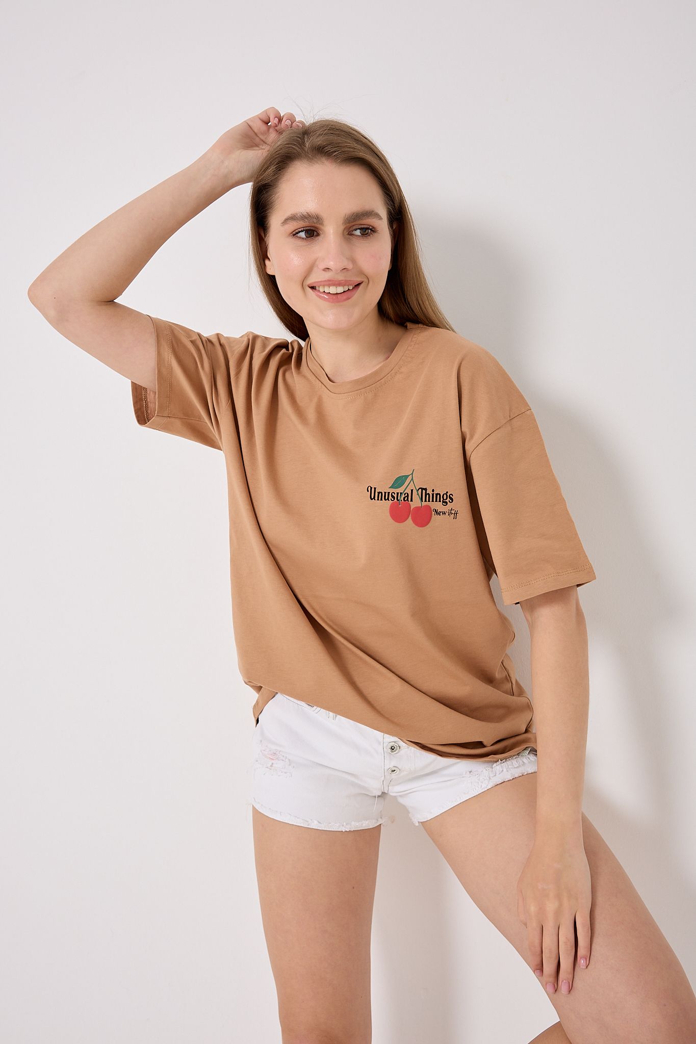 4611 - Oversize Kiraz Baskılı T-Shirt - Vizon