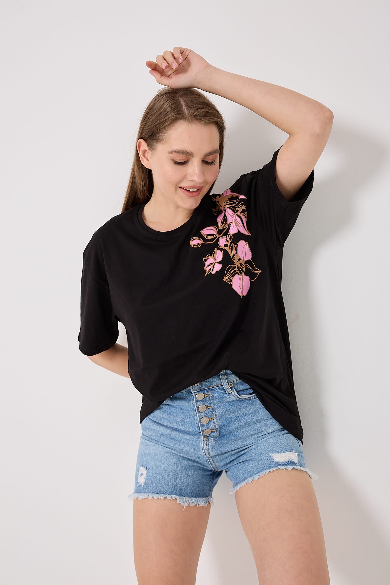 4626 - Oversize Omuz Çiçek Baskılı T-Shirt - Siyah